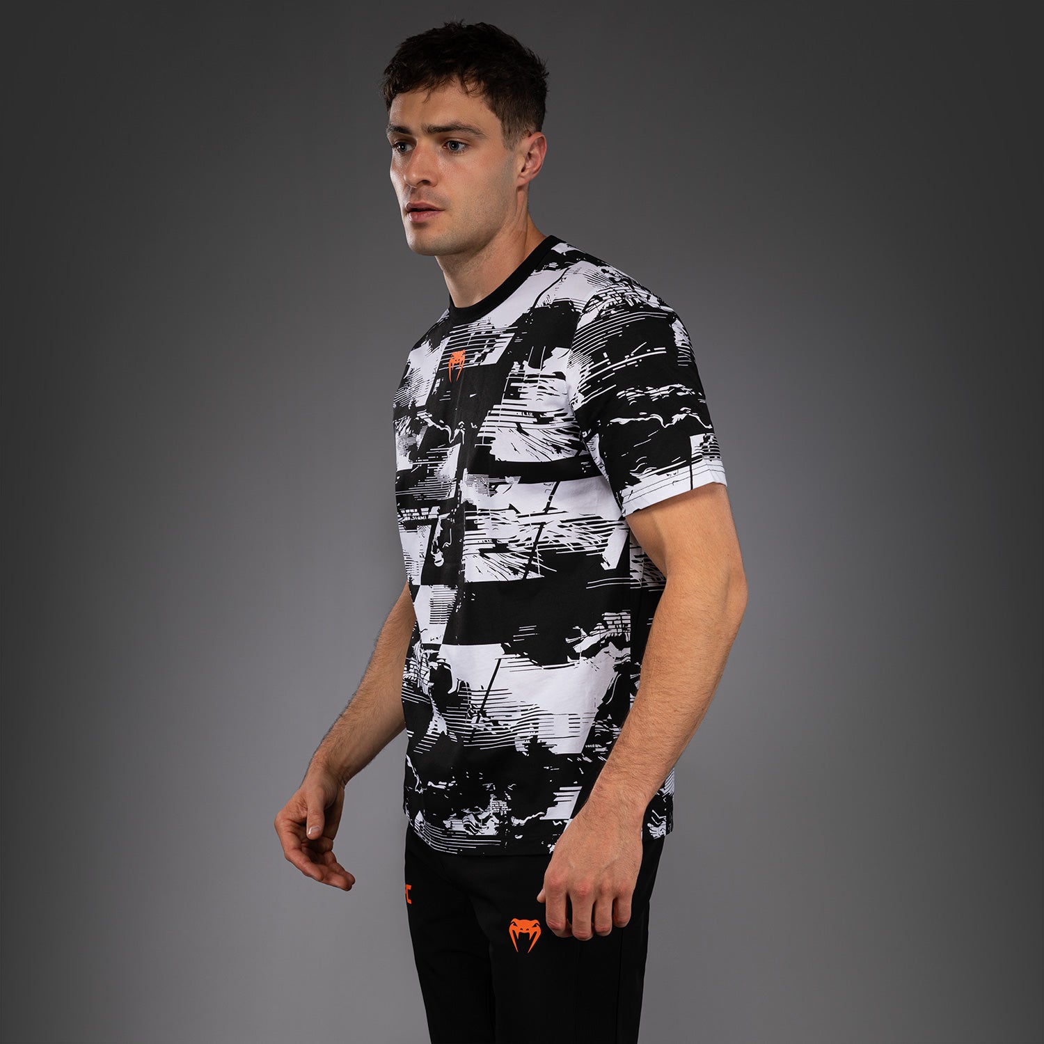 ボクシング Venum UFC Authentic Fight Week Shirt S Men's UFC Zenith by Venum White Authentic Fight Week Short Sleeve