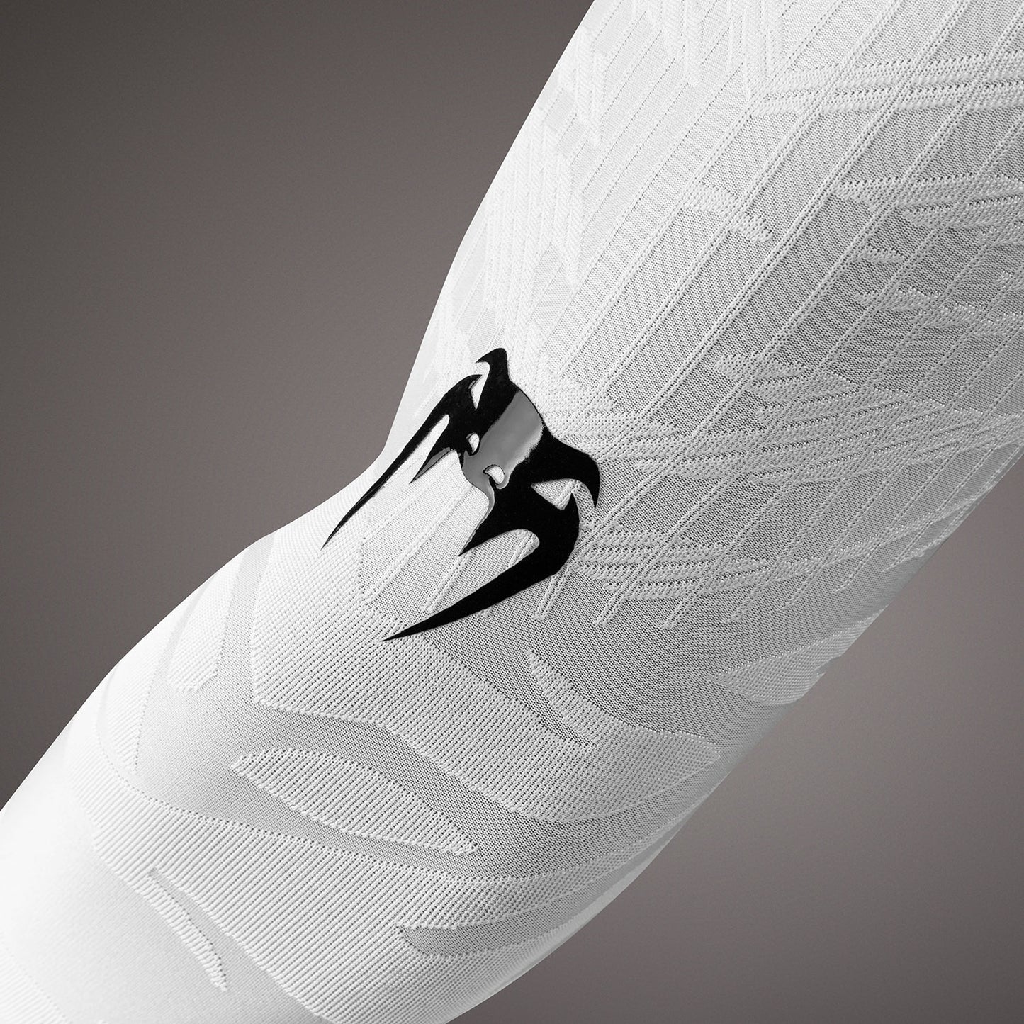 Venum Elite Arm Sleeves - White/Black