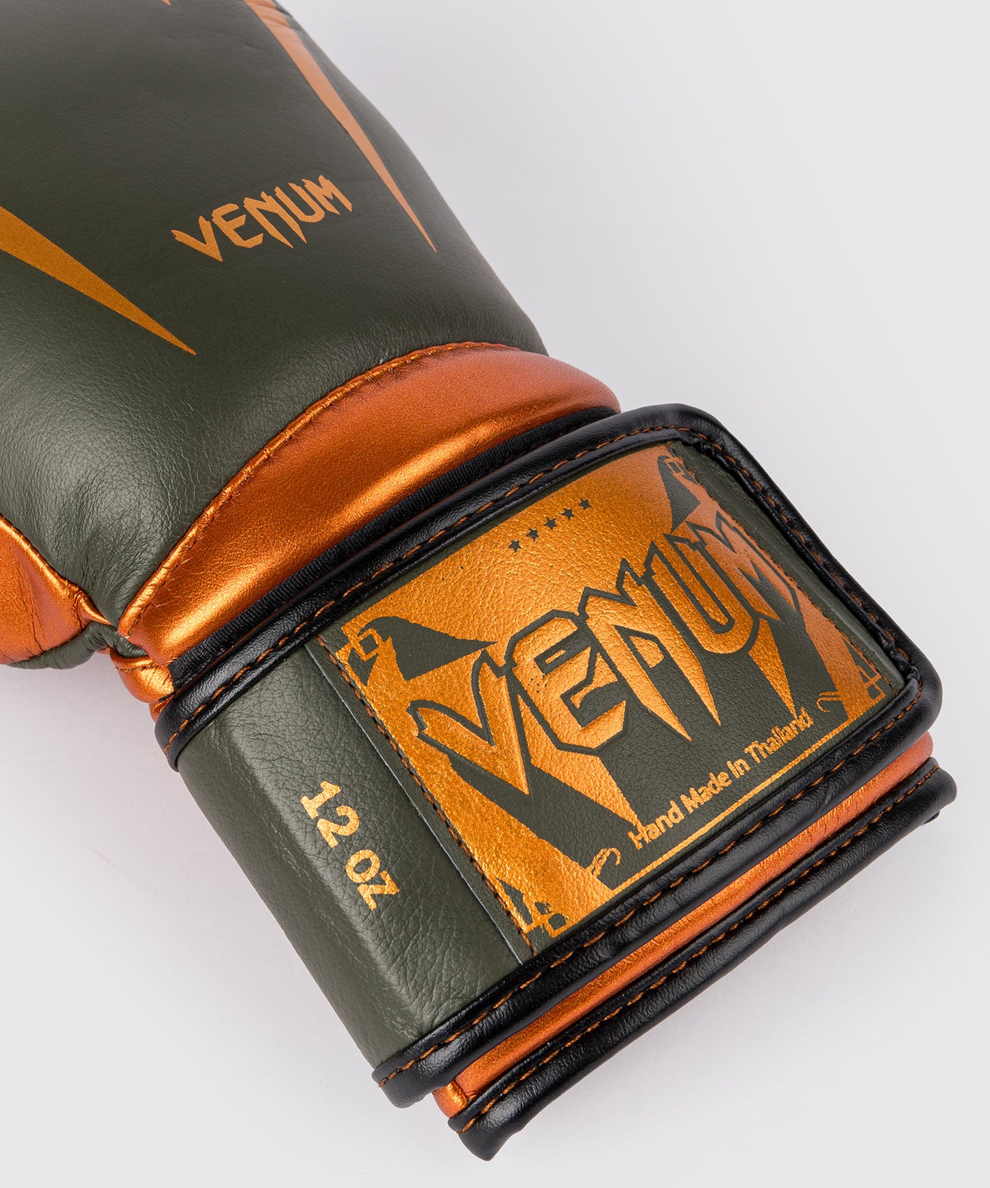 Venum Giant 3.0 Boxing gloves - Khaki/Bronze - Special Edition