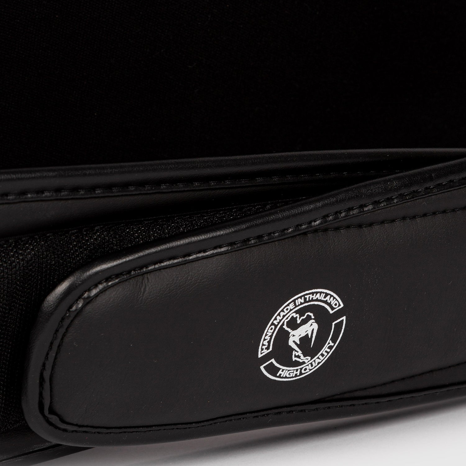 VENUM ヴェナム Elite Belly プロテクター - ブラック Venum Elite Belly Protector - Black/White - Venum