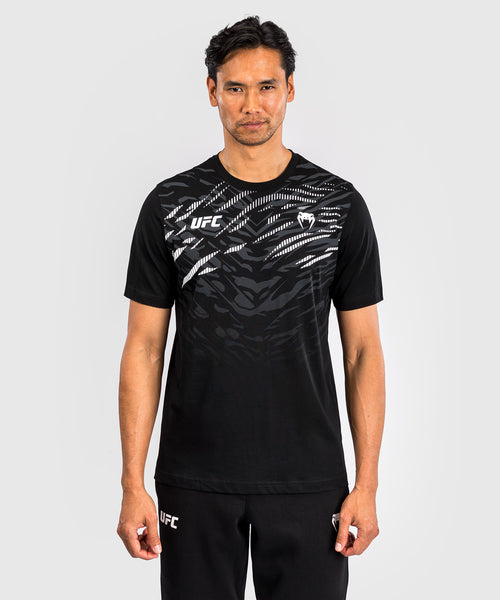 Amazon.co.jp: UFC Venum Authentic テクニカルTシャツ BLUE