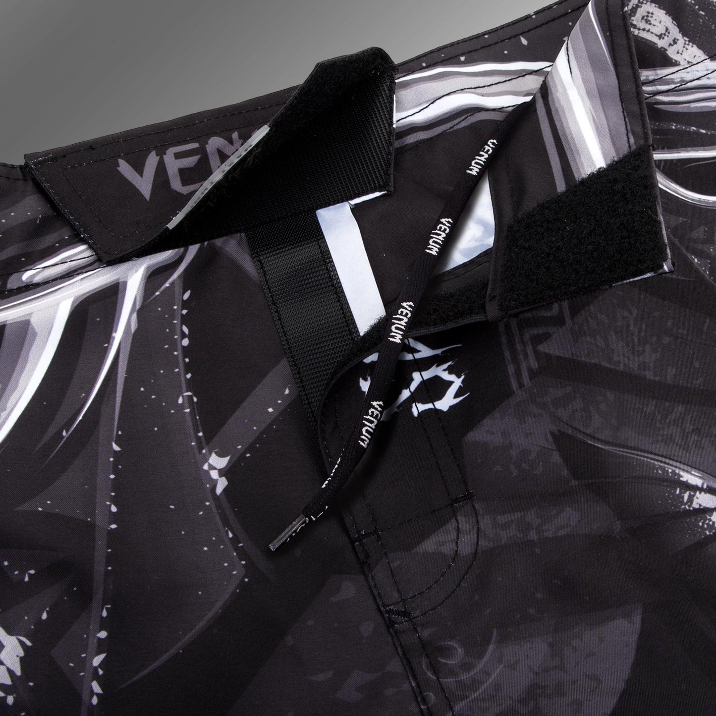 Venum Gladiator 3.0 Fightshorts - Black/White