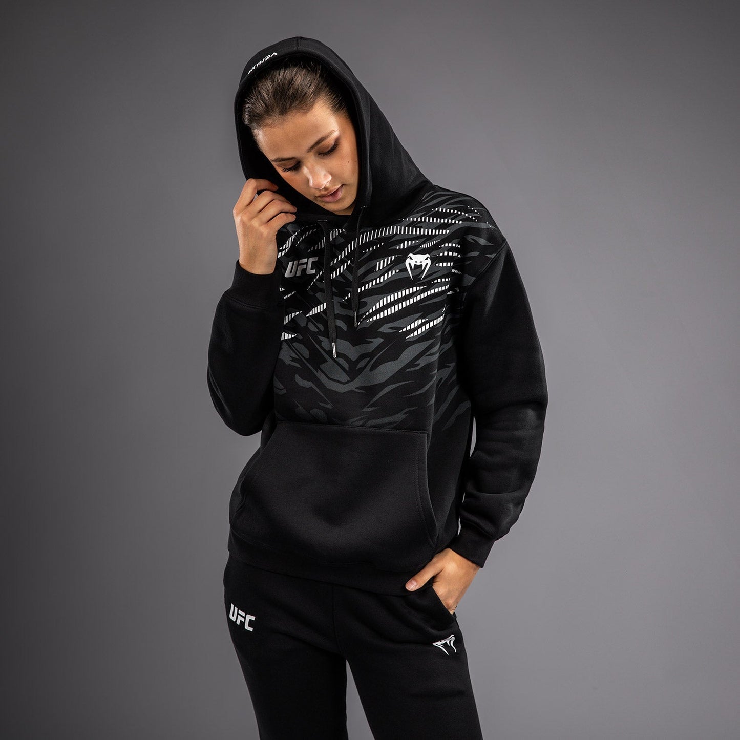 UFC Fusion by Venum Women’s Replica Pullover Hoodie - Black