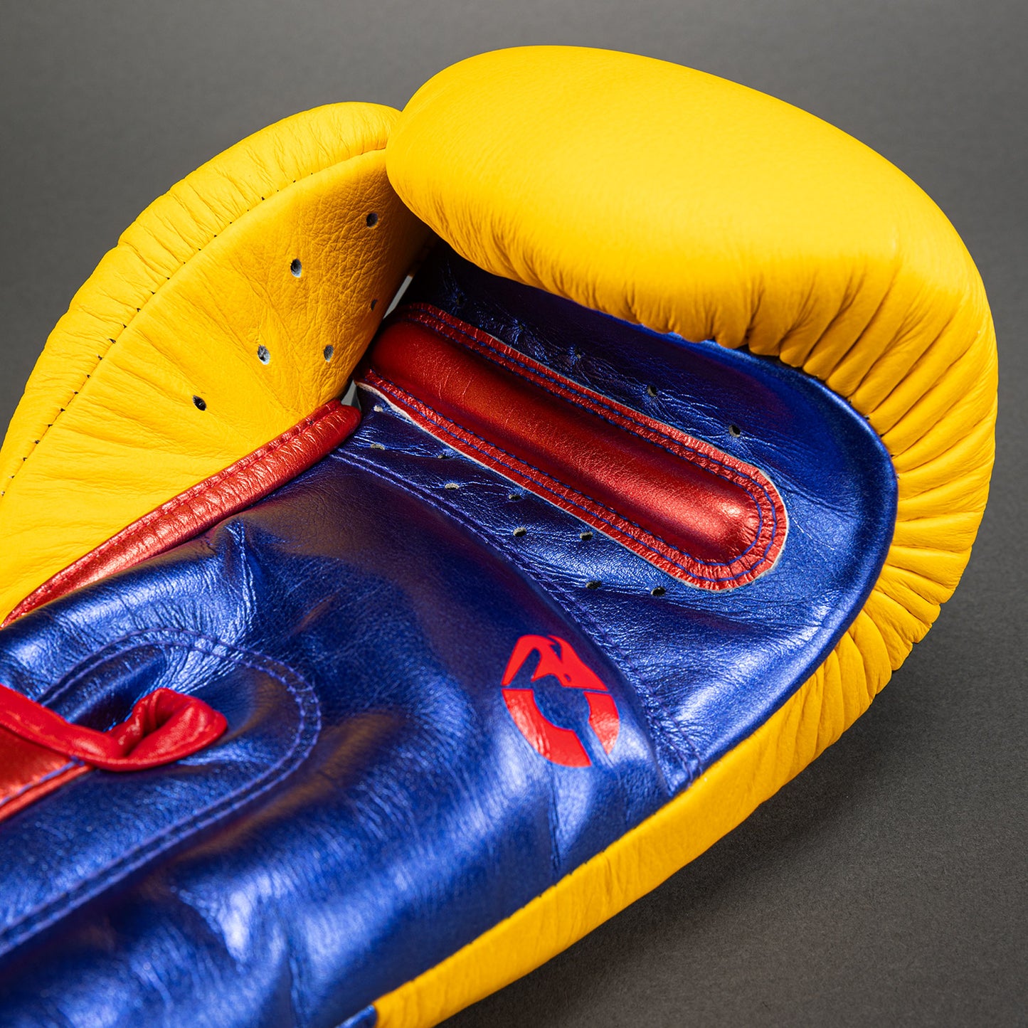 Venum Giant 3.0 Boxing Gloves - Yellow/Blue/Red