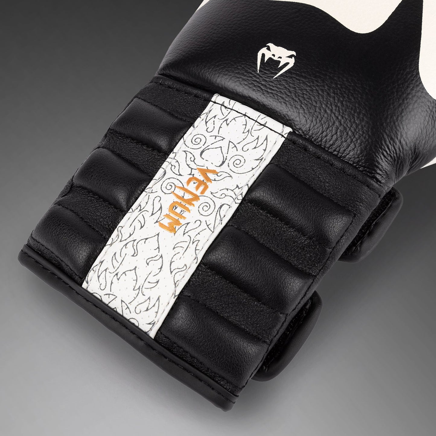 Venum Reverso Boxing Gloves - Snow White / Black