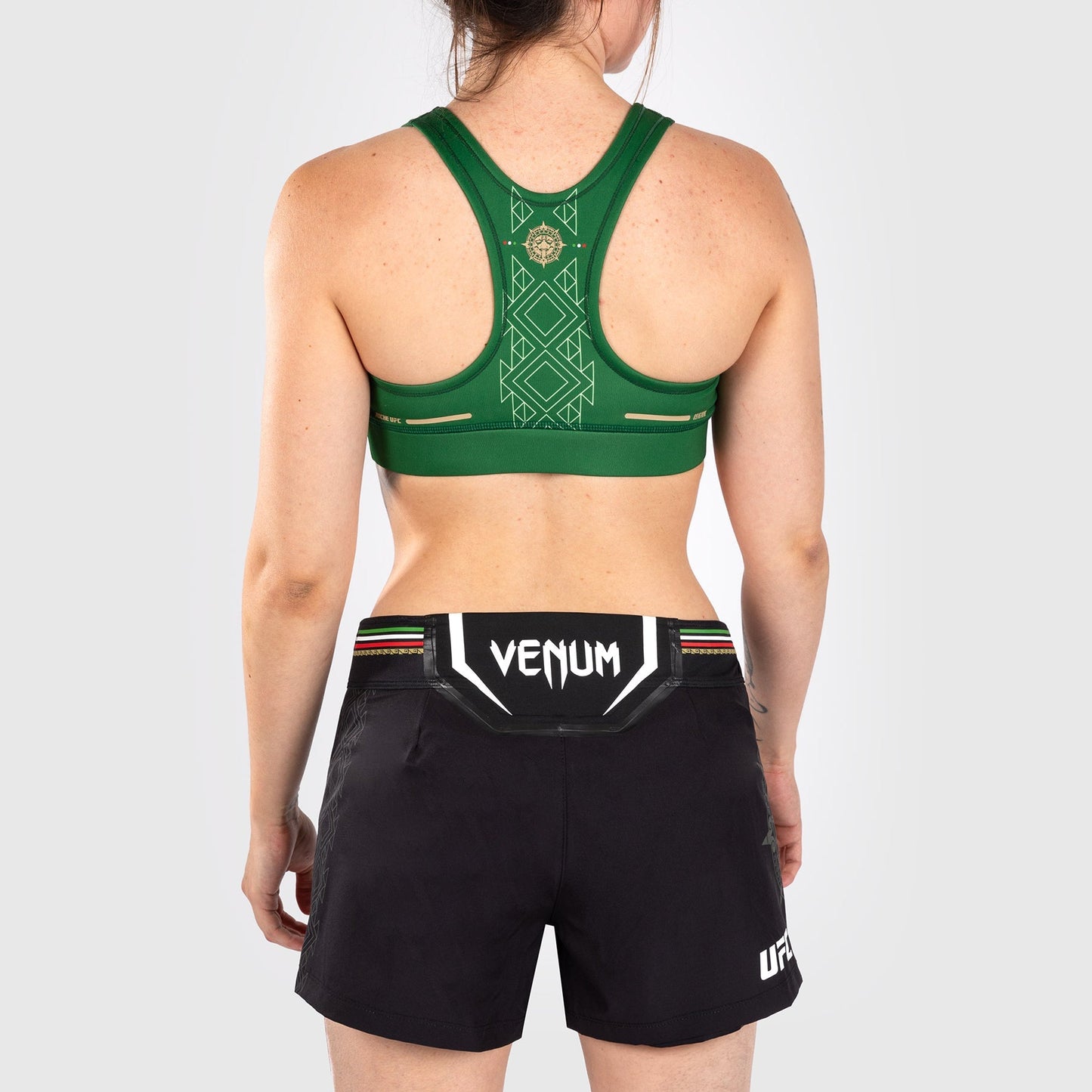 Noche UFC by Venum Authentic Fight Night Women’s Sports Bra - Green