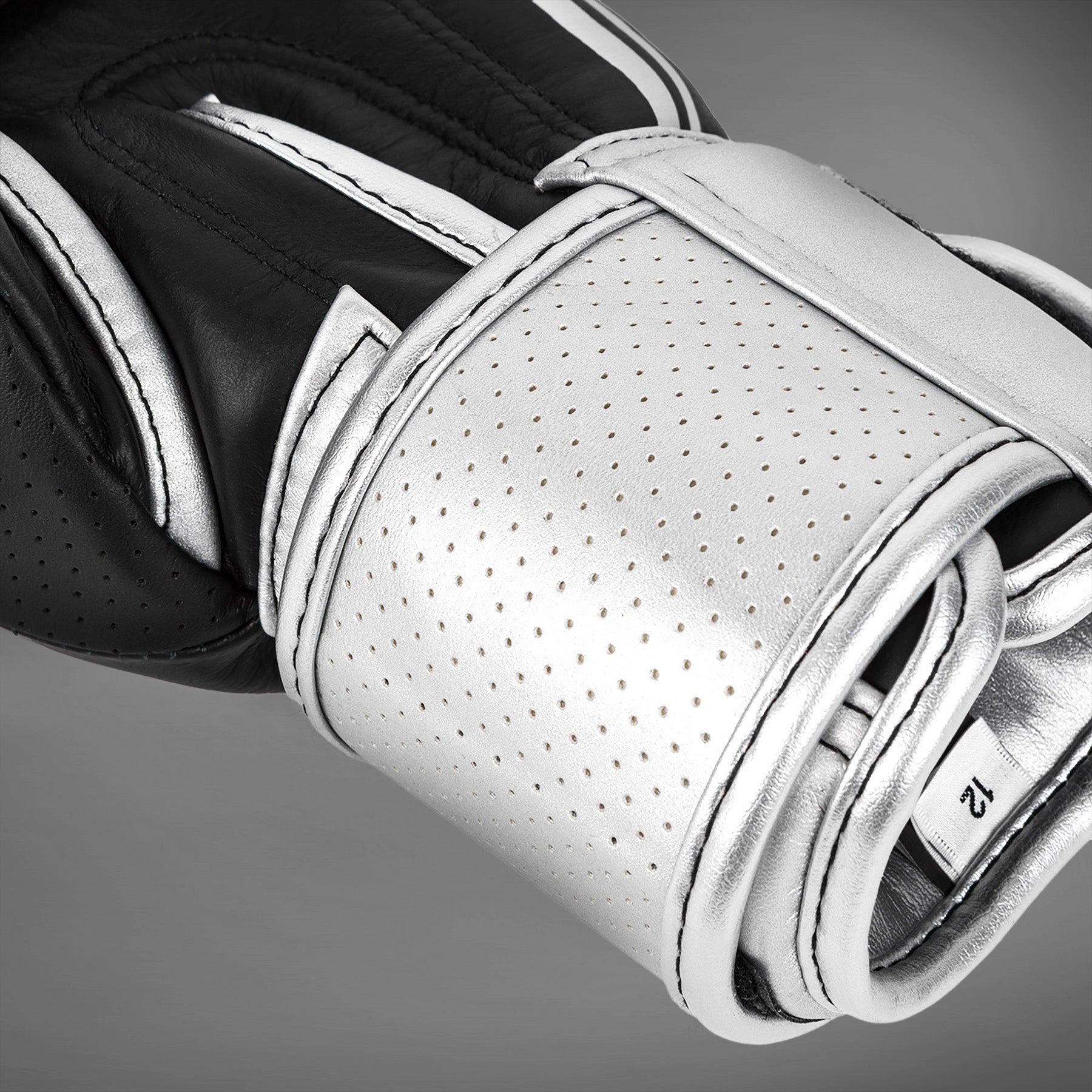 Venum Power 2.0 Boxing Gloves - Black/Silver - Venum