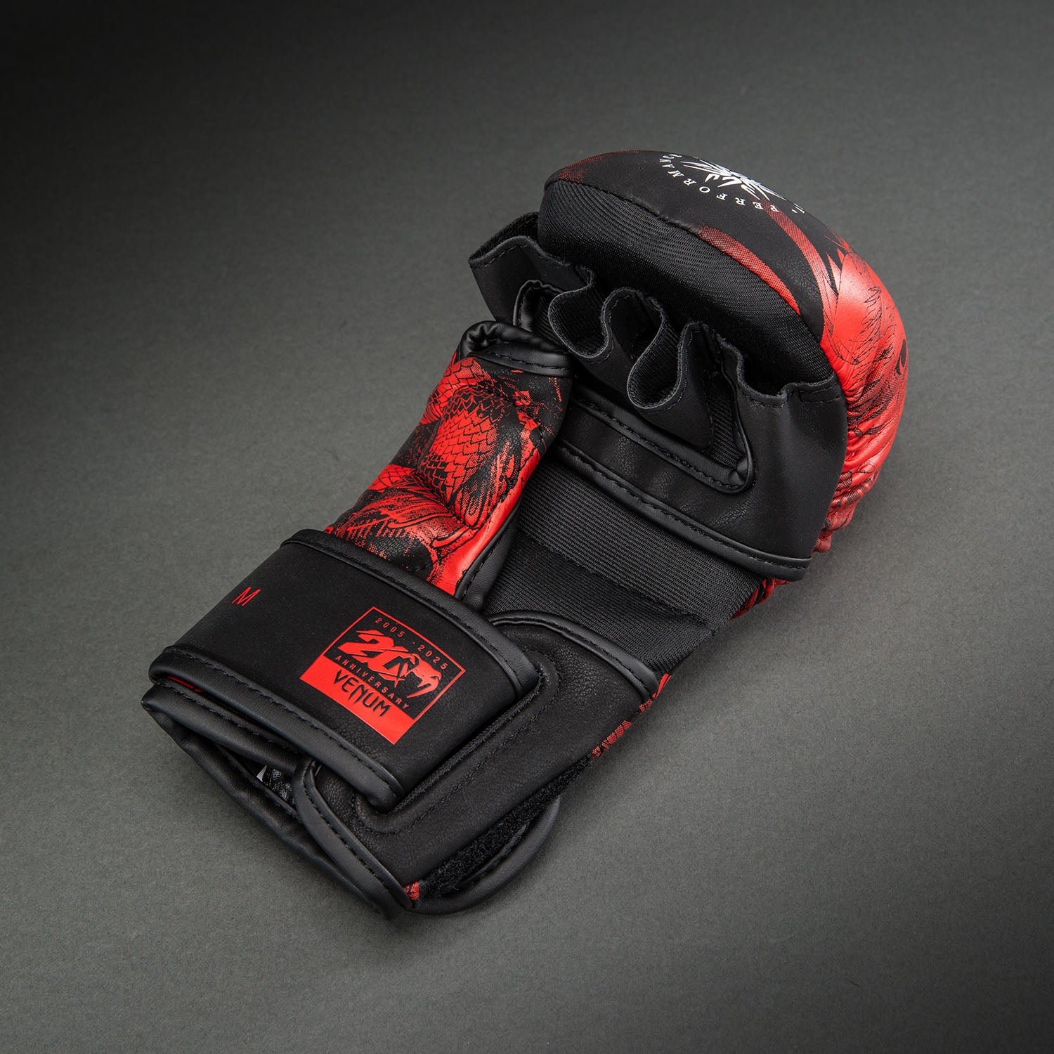VENUM ヴェナム Venum 20th Anniversary Sparring Gloves - Black/Red - Venum