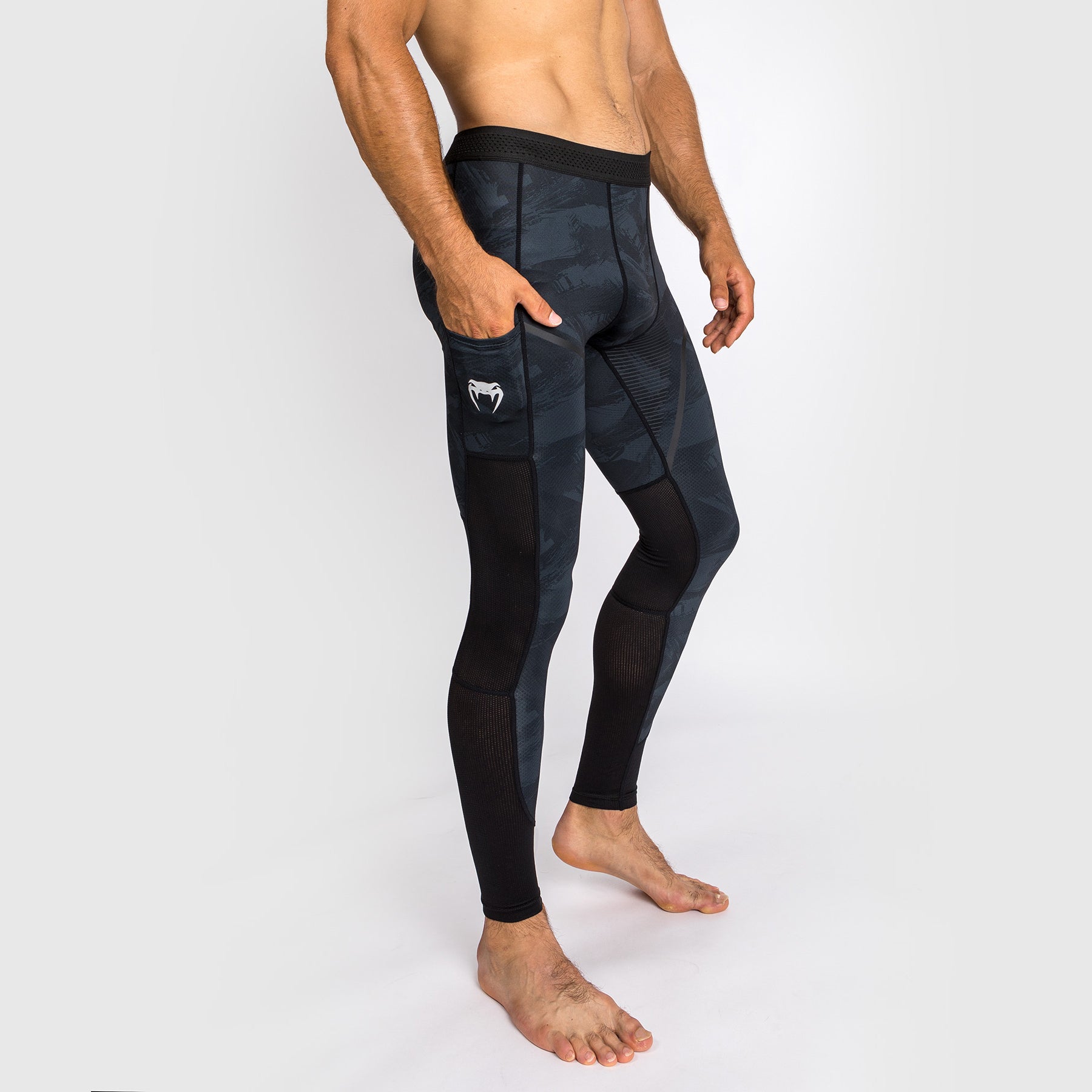 Amazon.com: Venum Sauna Suit Giant - Black - Small : Patio