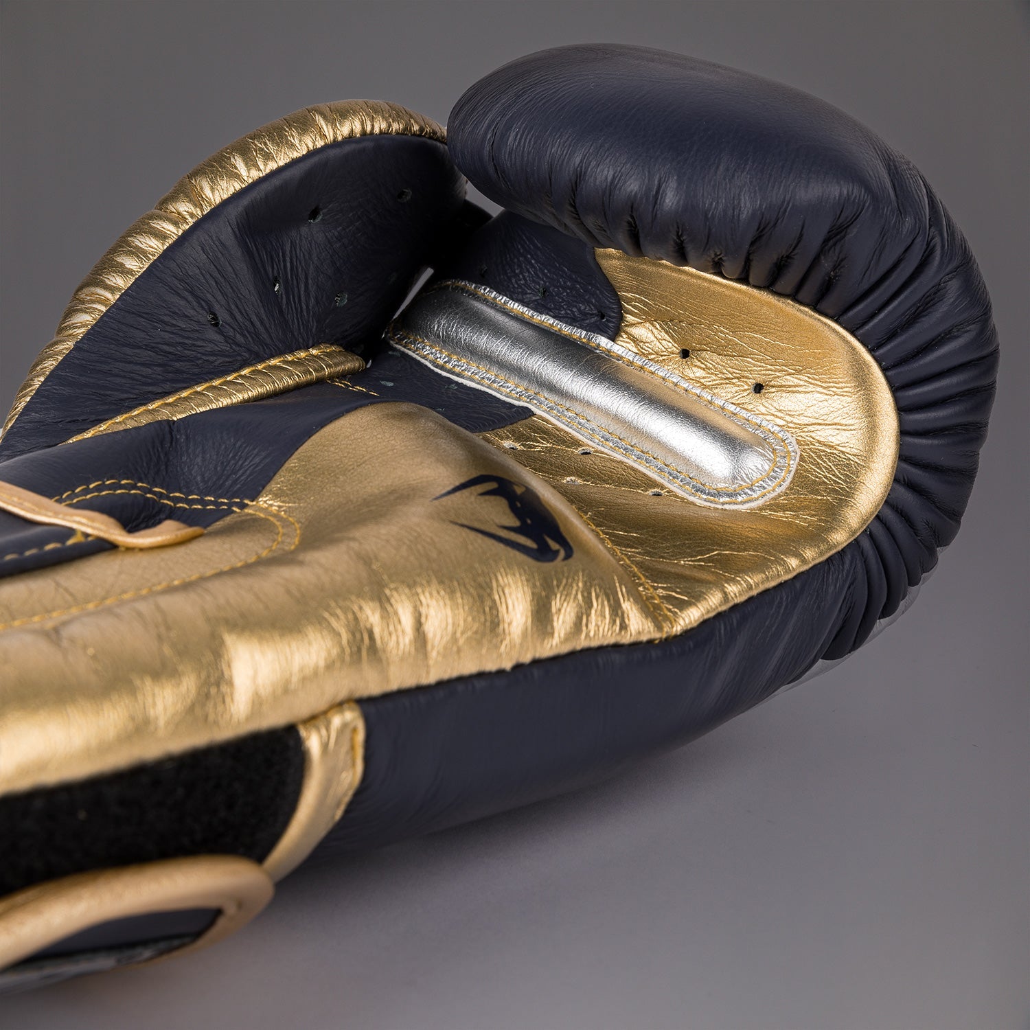 Venum Giant 3.0 Boxing gloves - Navy/Gold - Special Edition - Venum