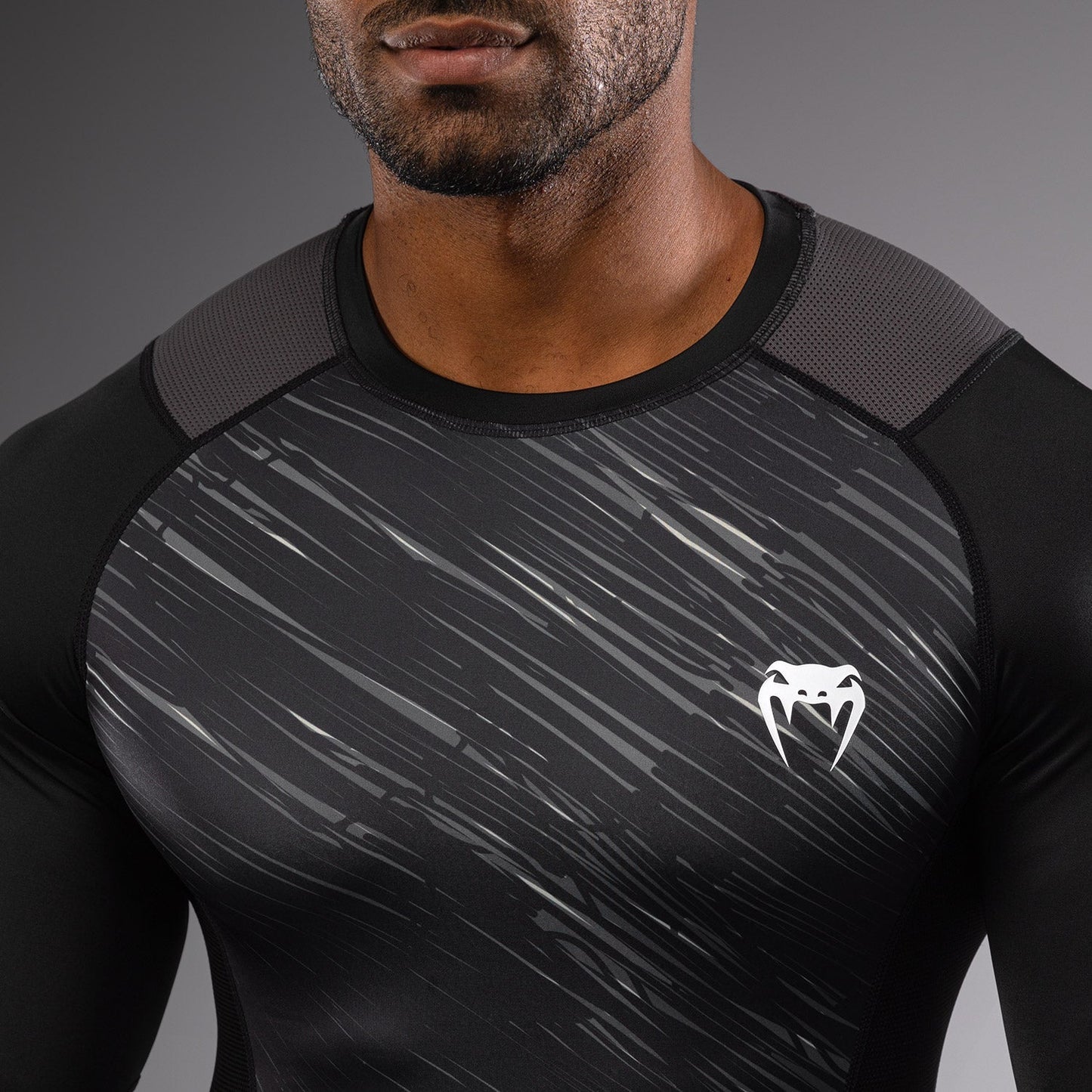 Venum Rapid Long Sleeve Rashguard - Black/Storm Grey