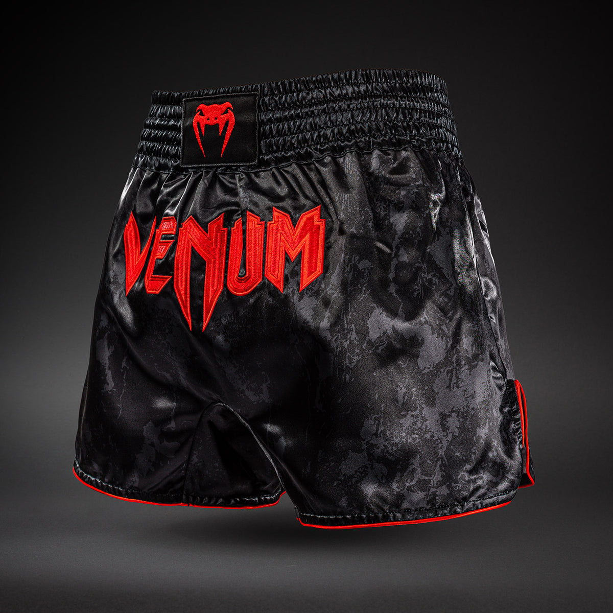 Venum x Batman Muay Thai Shorts - Black/Red