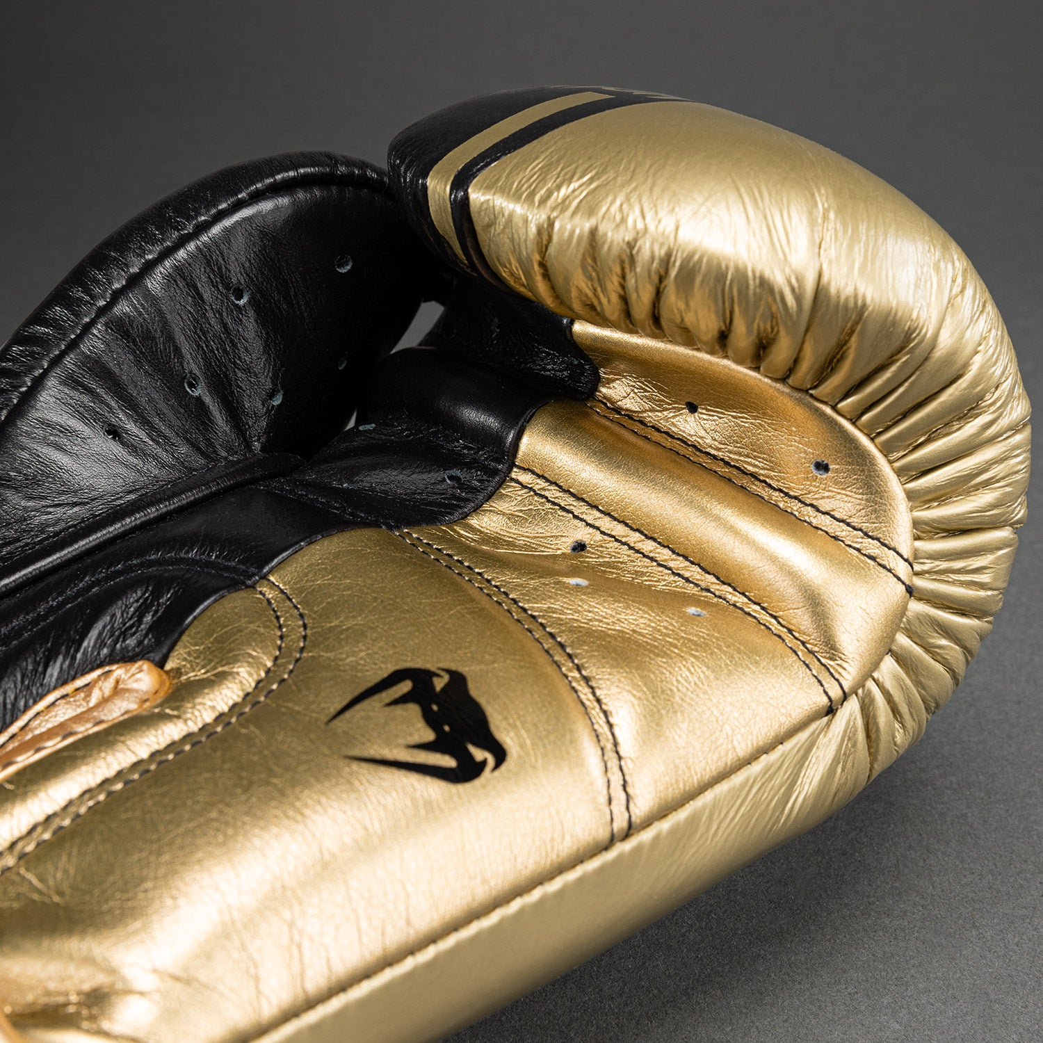 Venum Shield Pro Boxing Gloves Velcro - Venum