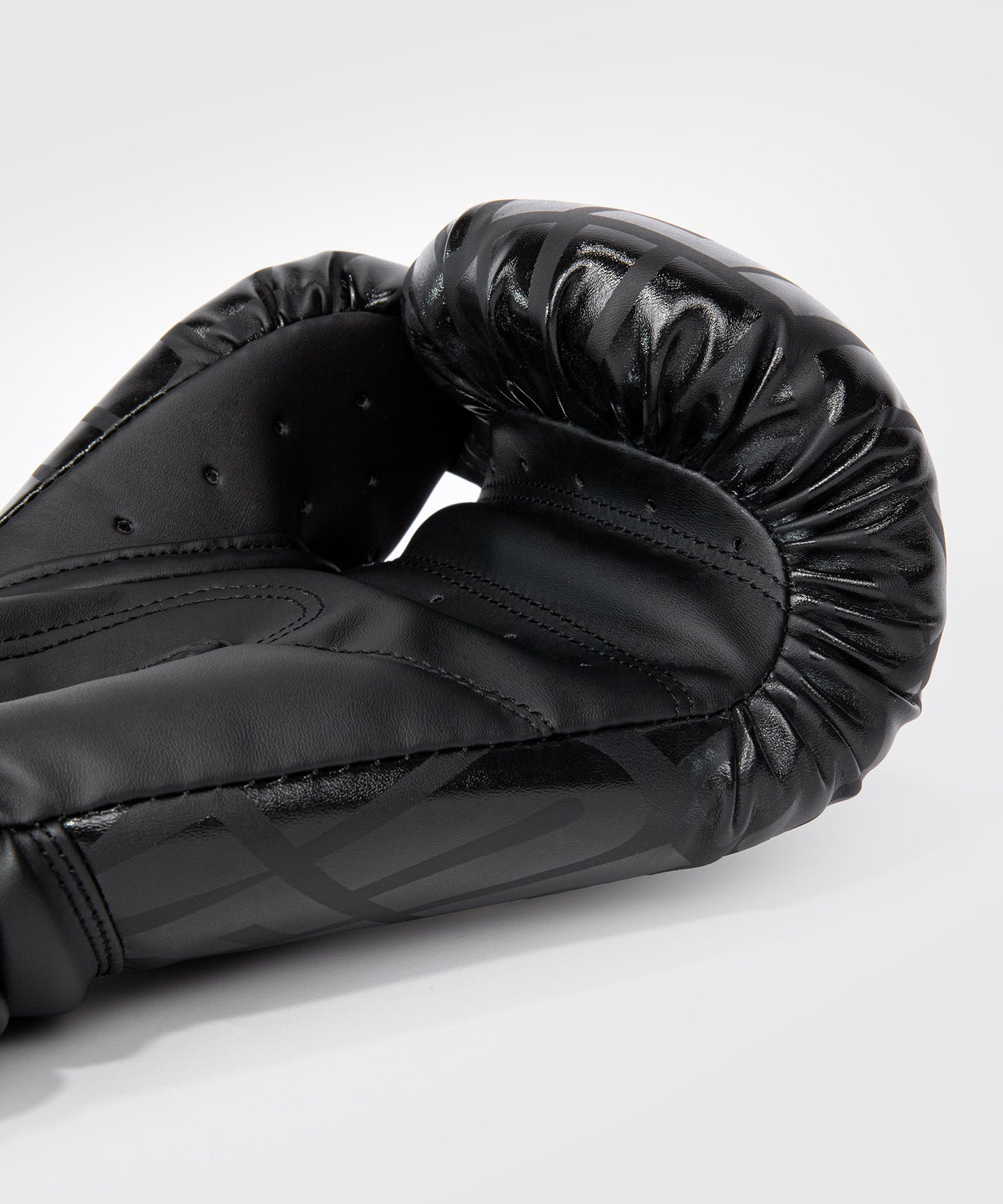 Venum Contender 1.5 XT Boxing Gloves - Black/Gold