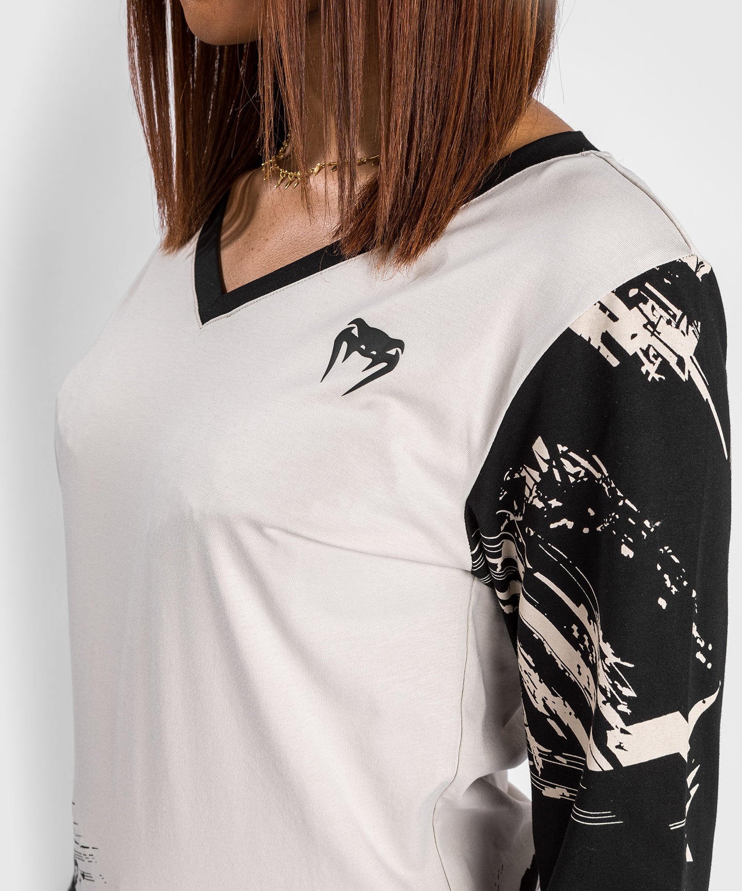 UFC Venum Authentic Fight Week Women’s 2.0 Long Sleeve T-Shirt - Sand/Black
