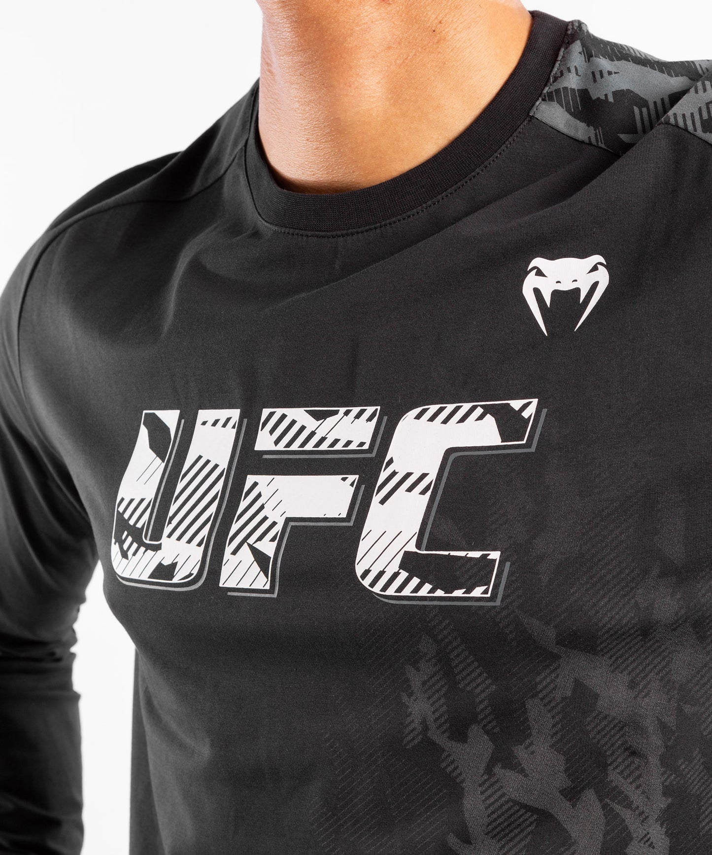 UFC Venum Authentic Fight Week Men's Long Sleeve T-shirt - Black