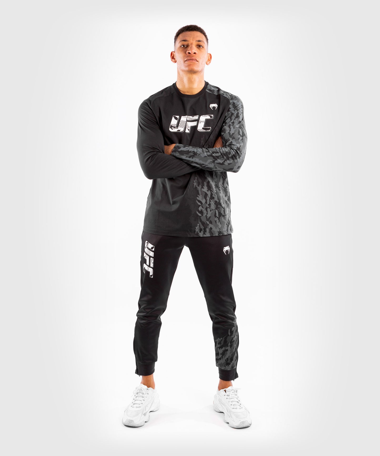 UFC Venum Authentic Fight Week Men's Long Sleeve T-shirt - Black