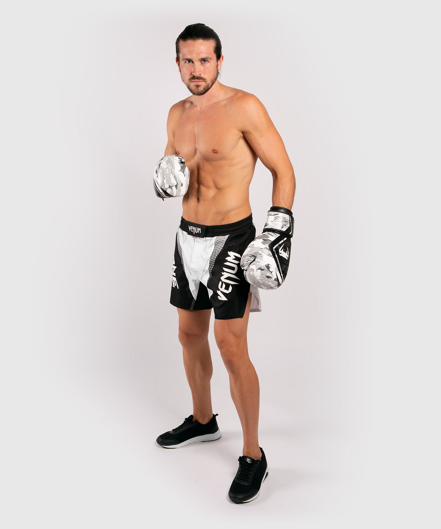 Venum x ONE FC Fightshorts - White/Black - Venum