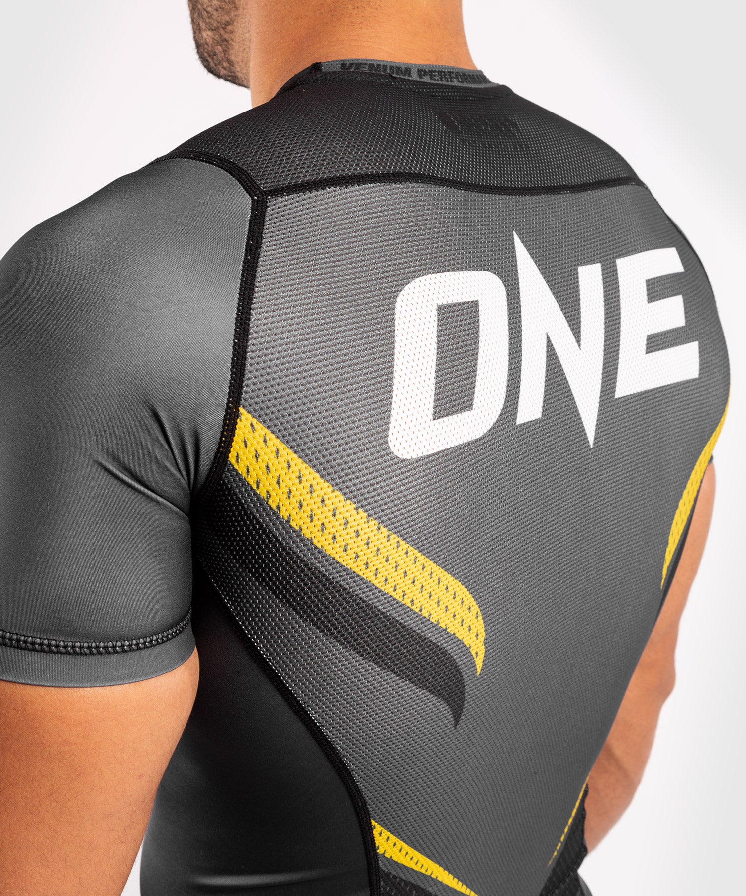 Venum ONE FC Impact Rashguard - short sleeves - Grey/Yellow