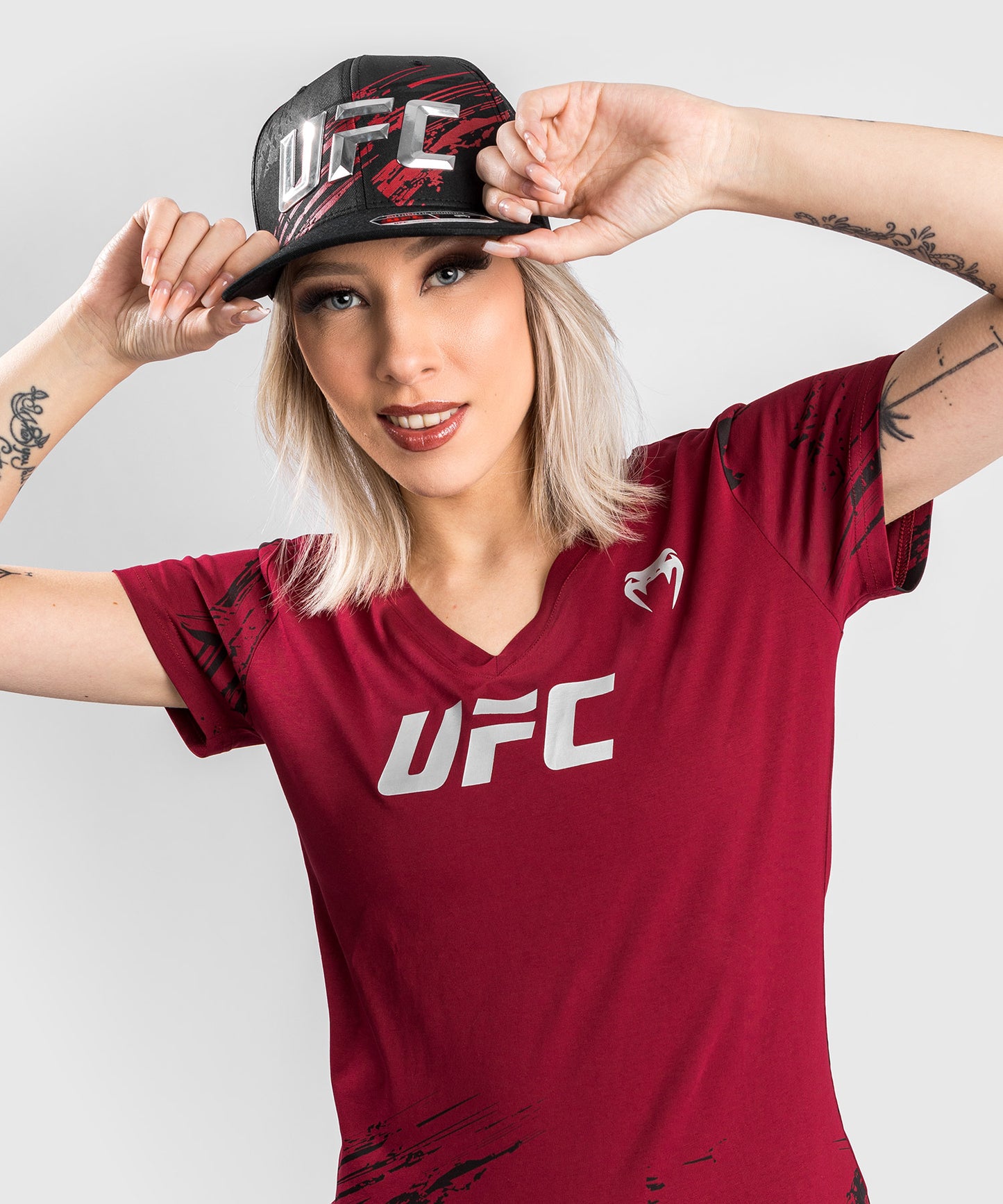 UFC Venum Authentic Fight Week 2.0 Women’s Short Sleeve T-Shirt - Red