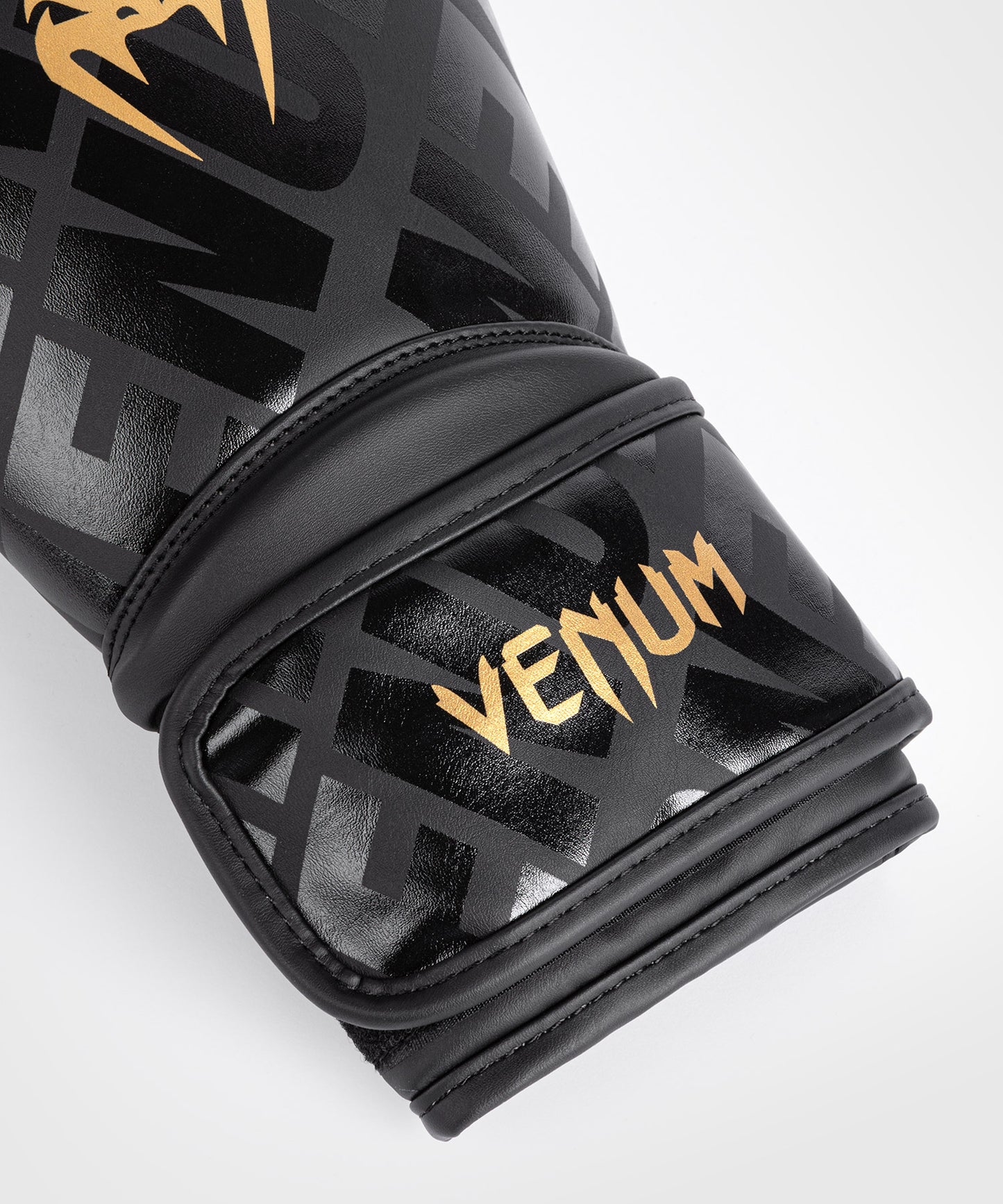 Venum Contender 1.5 XT Boxing Gloves - Black/Gold