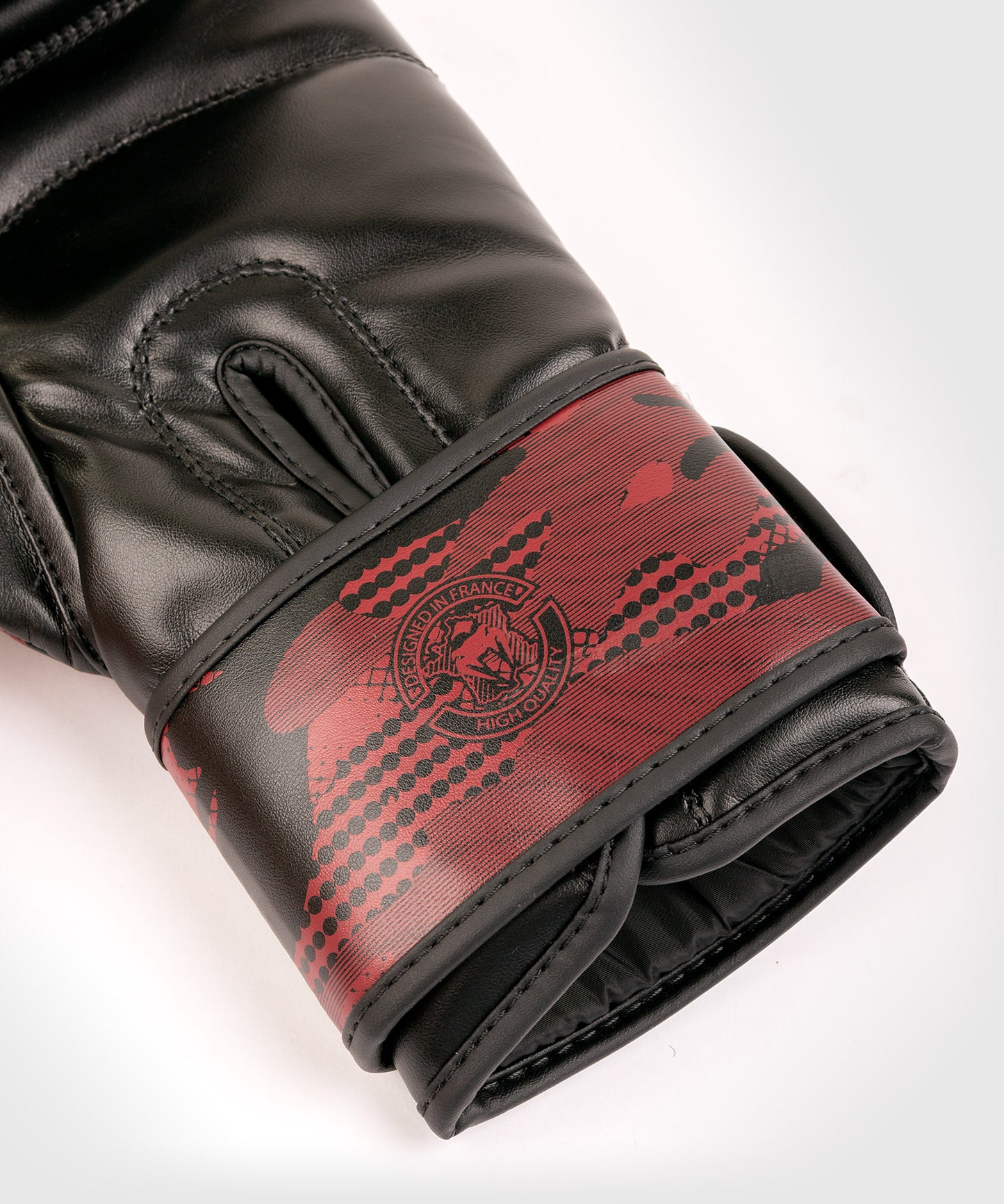 Venum Defender Contender 2.0 Boxing Gloves - Black/Red