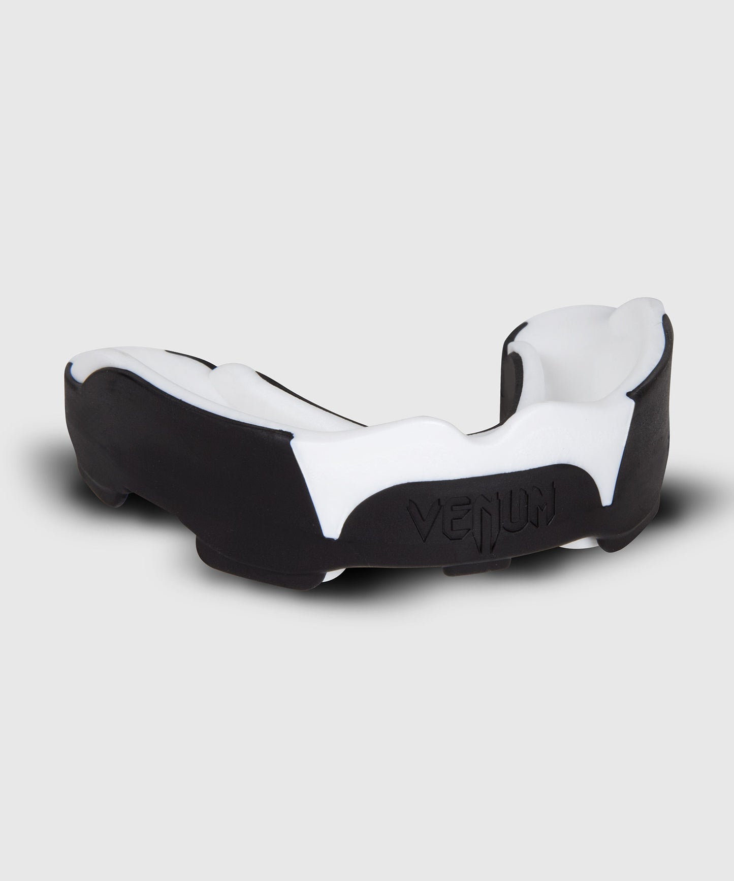 Venum Predator Mouthguard - Black/White