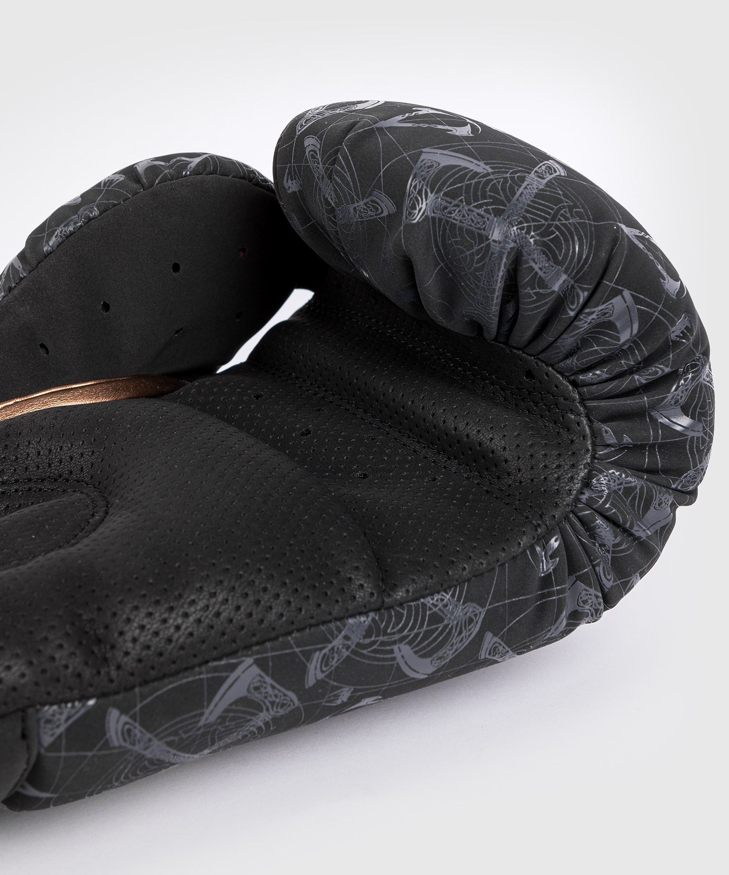 Venum Assassin's Creed Reloaded Boxing Gloves - Black