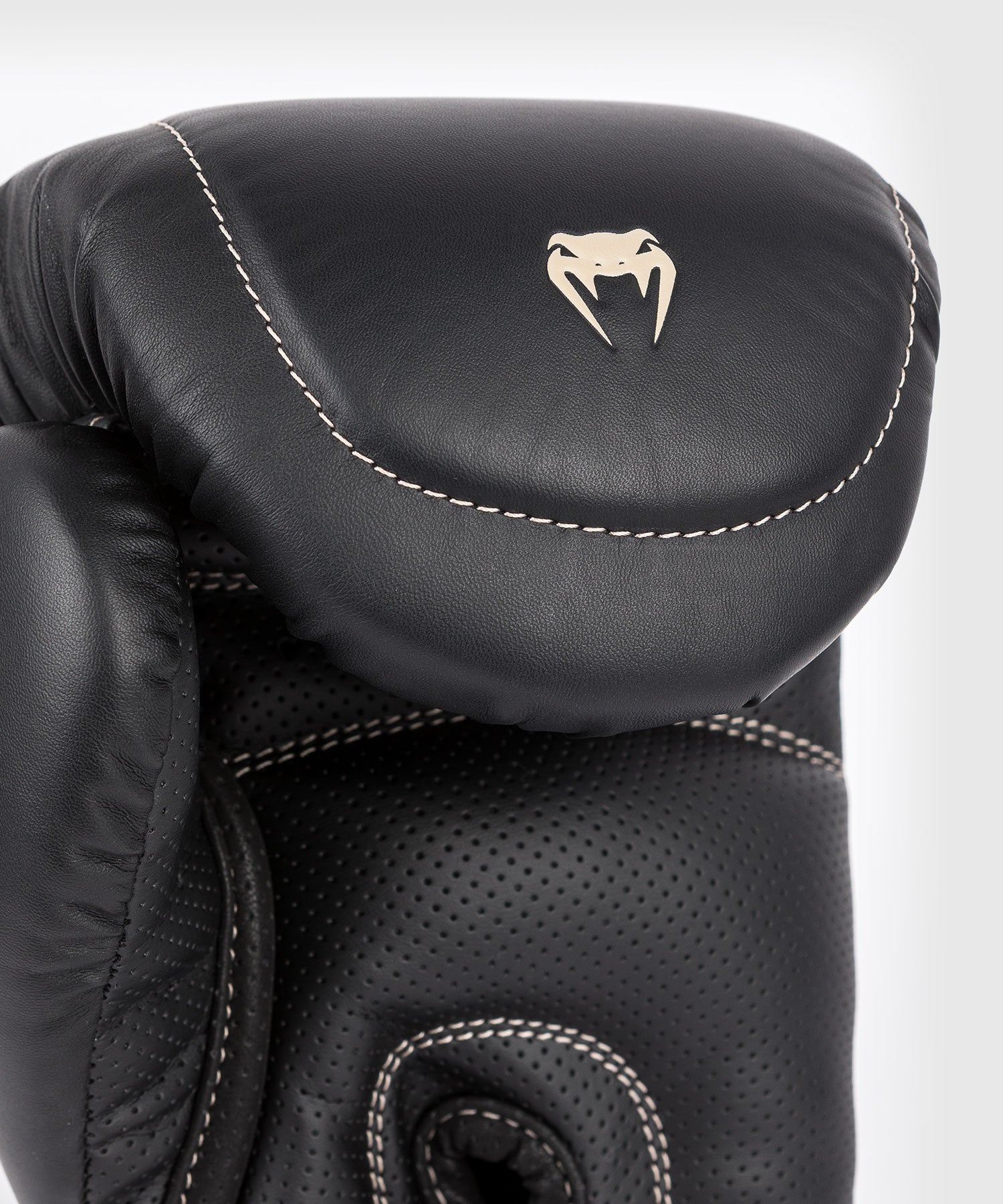 VENUM／ヴェナム MMAグローブ（オープンフィンガーグローブ） CHALLENGER 3.0 SPARRING GLOVES／チャレンジャー  3.0 スパーリンググローブ（黒／ゴールド） VENUM - 格闘技グッズ用品＆ウェアショップ【トライファイト】