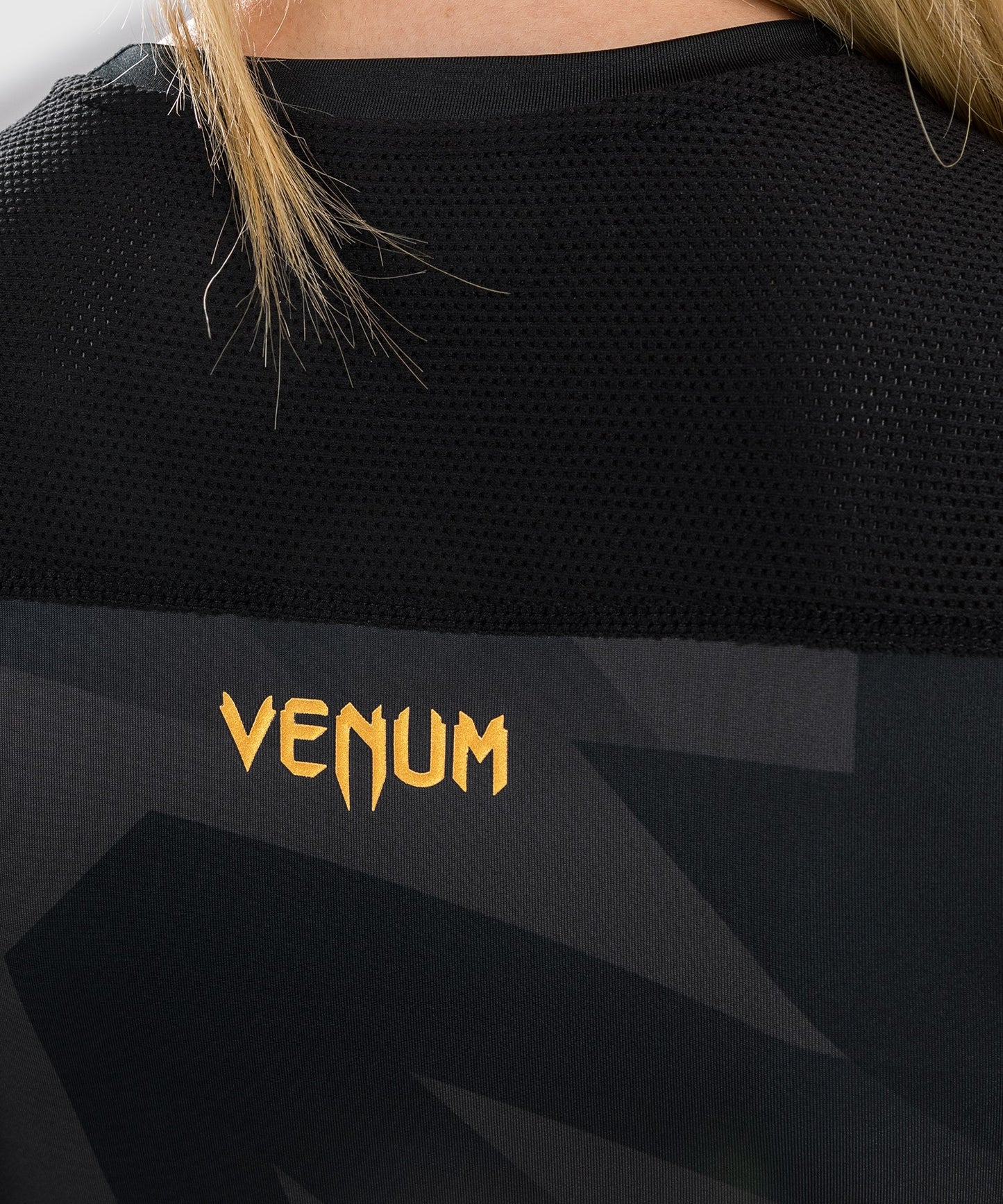 Venum Razor Rash Guard Short Sleeves Black Gold - FIGHTWEAR SHOP