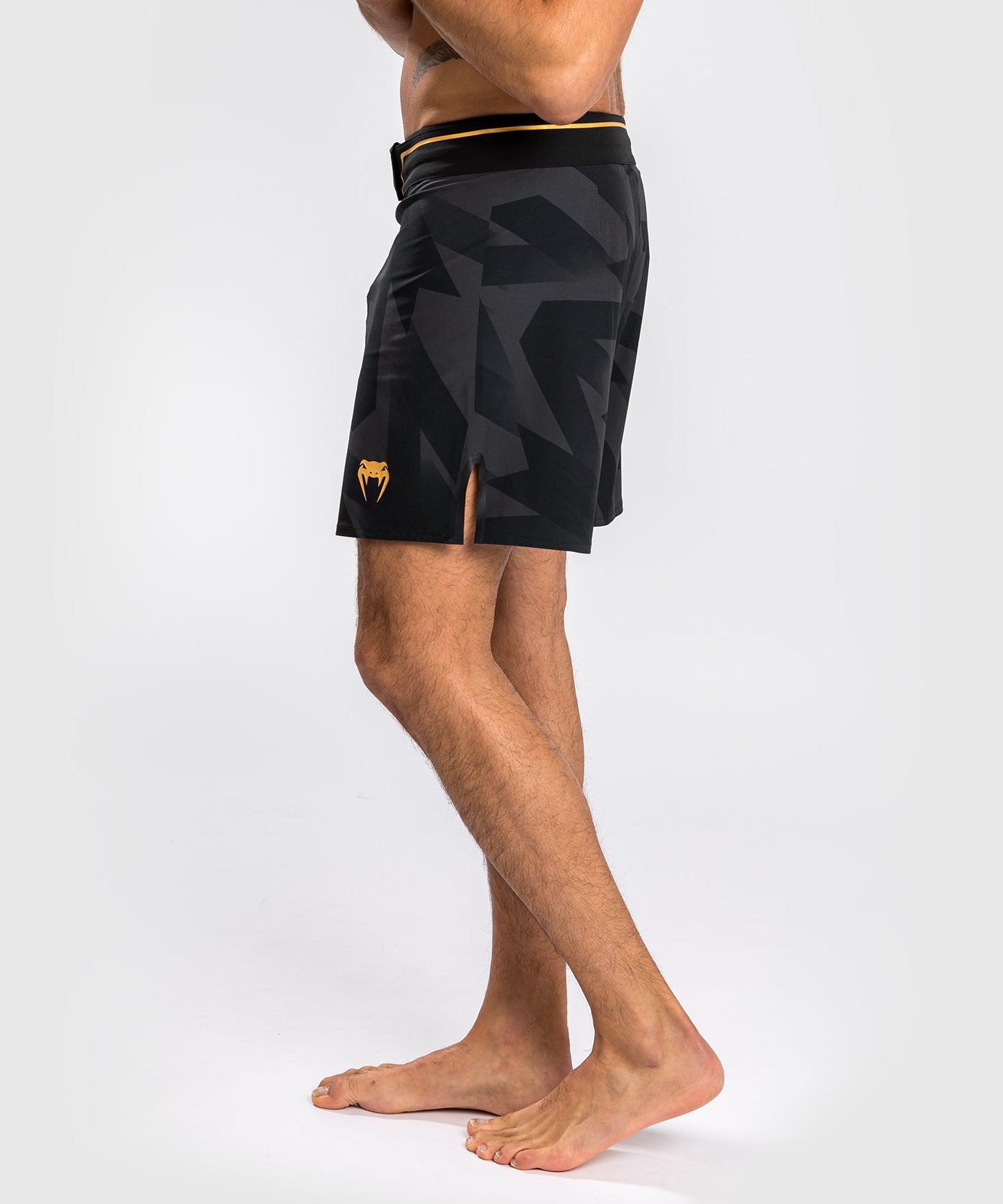 Venum Razor Fightshorts - Black/Gold