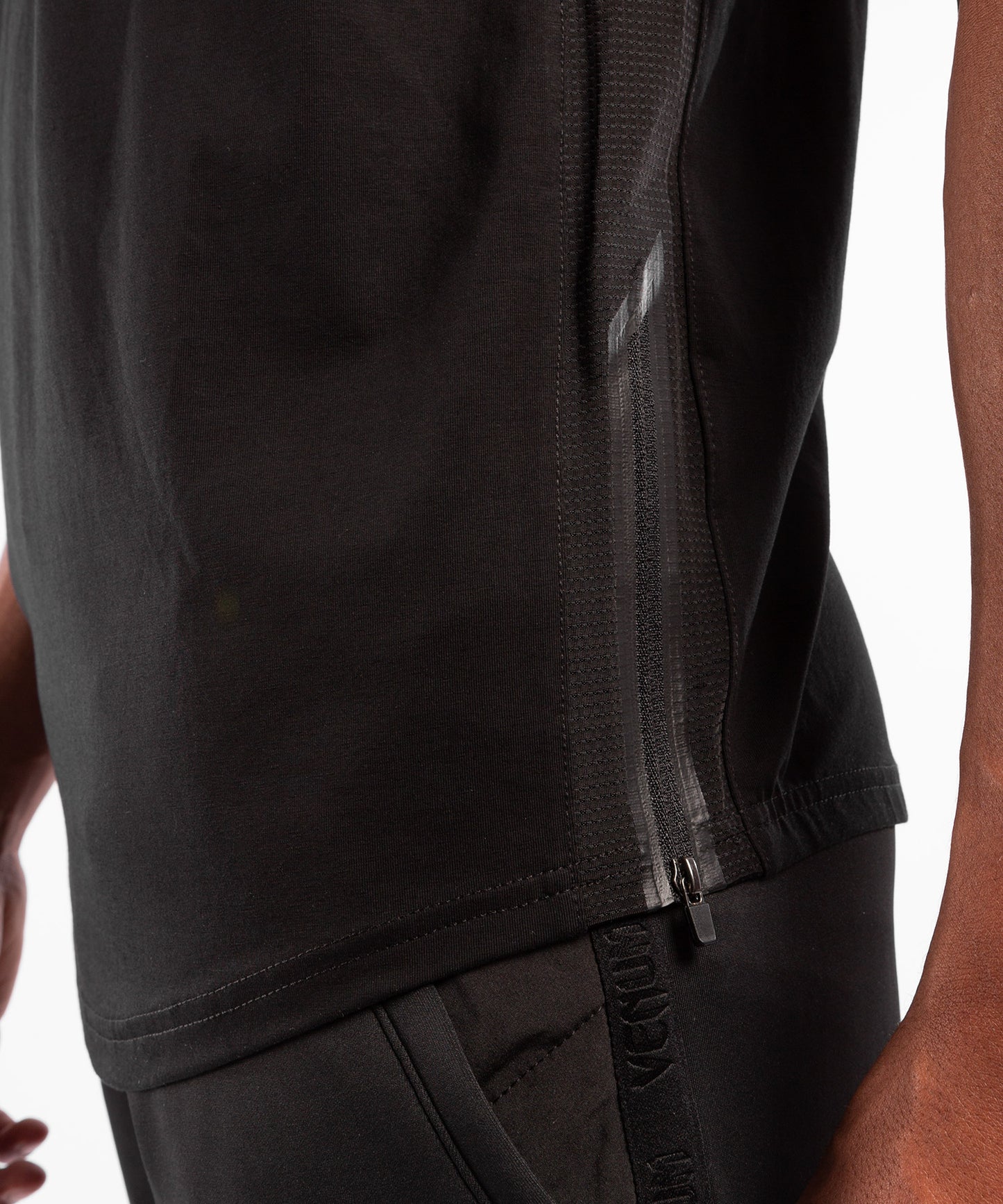 Venum Petrosyan 2.0 Tank Top - Black/Gold