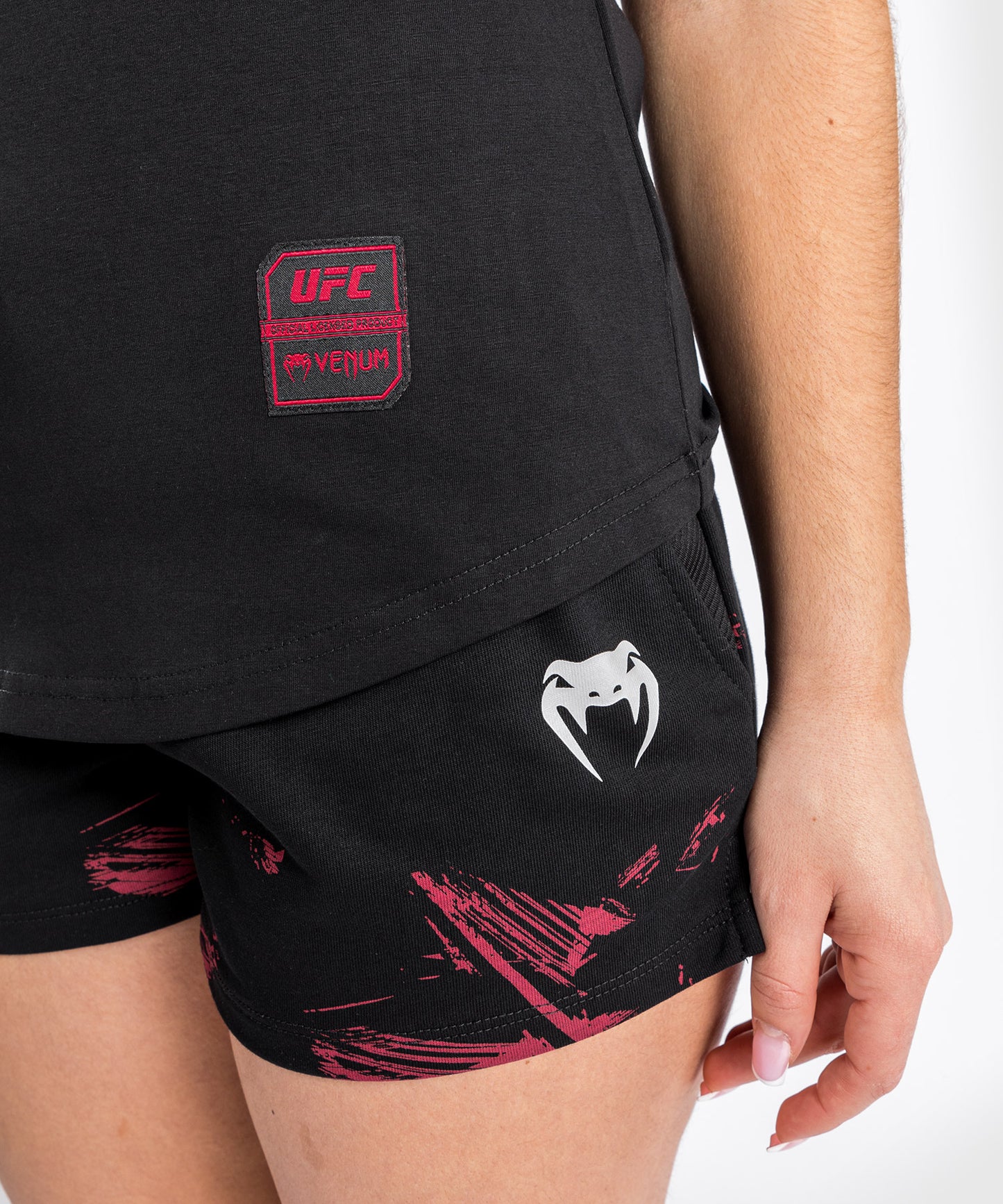 UFC Venum Authentic Fight Week Women’s 2.0 Short Sleeve T-Shirt - Black/Red