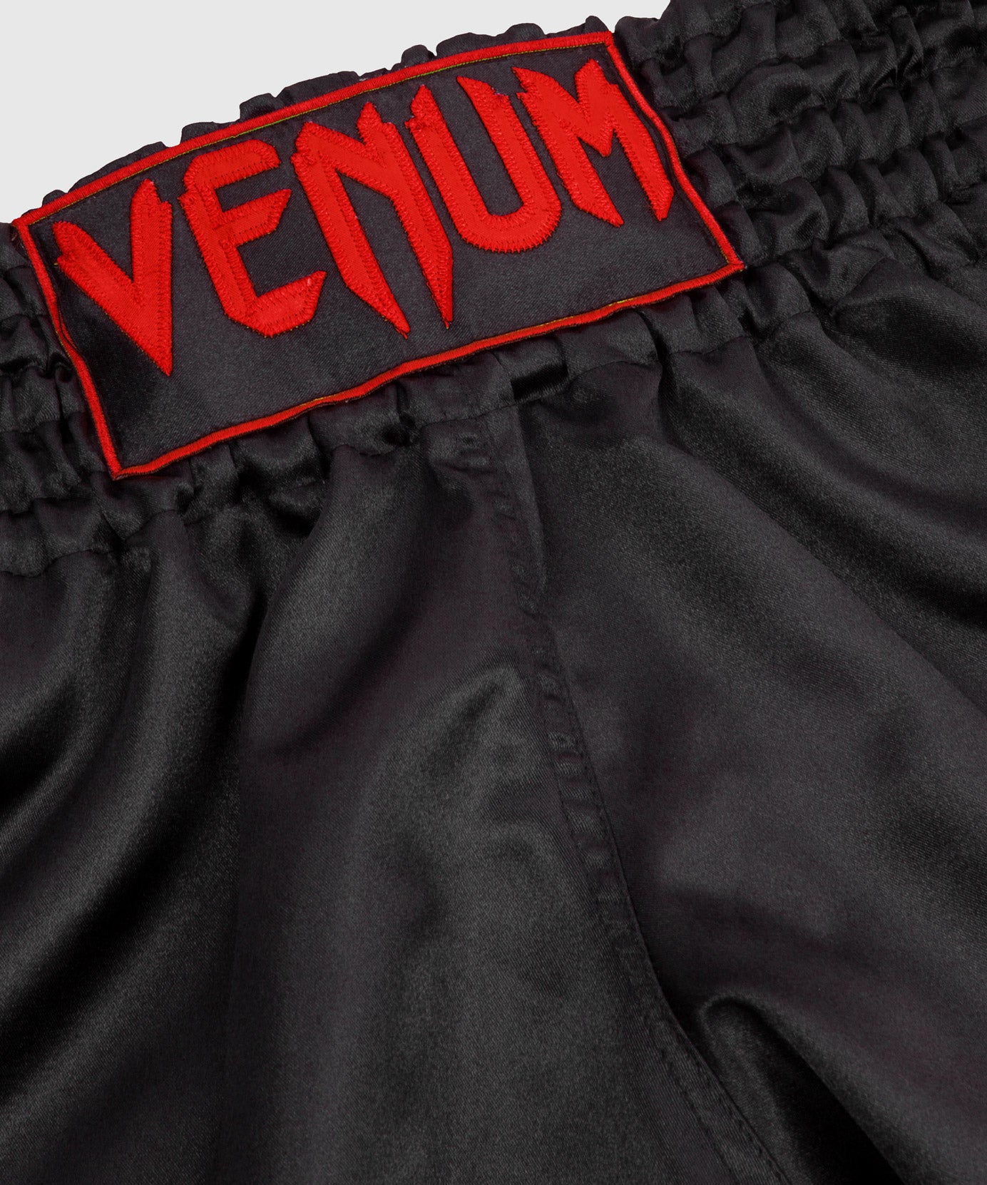 Short de Muay Thai Venum Classic - Negro/Rojo