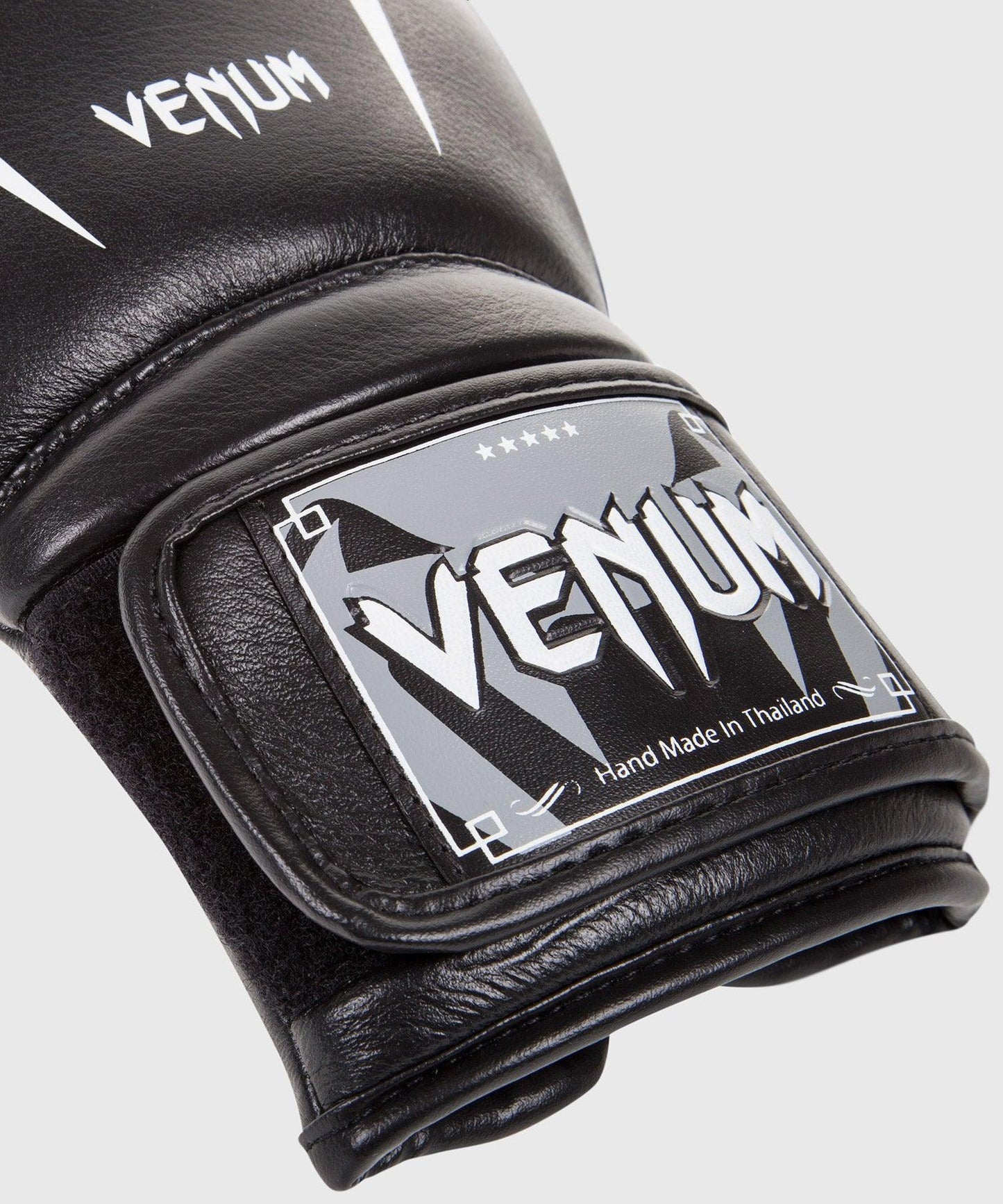 Venum Giant 3.0 Boxing Gloves - Nappa Leather - Black Picture 4