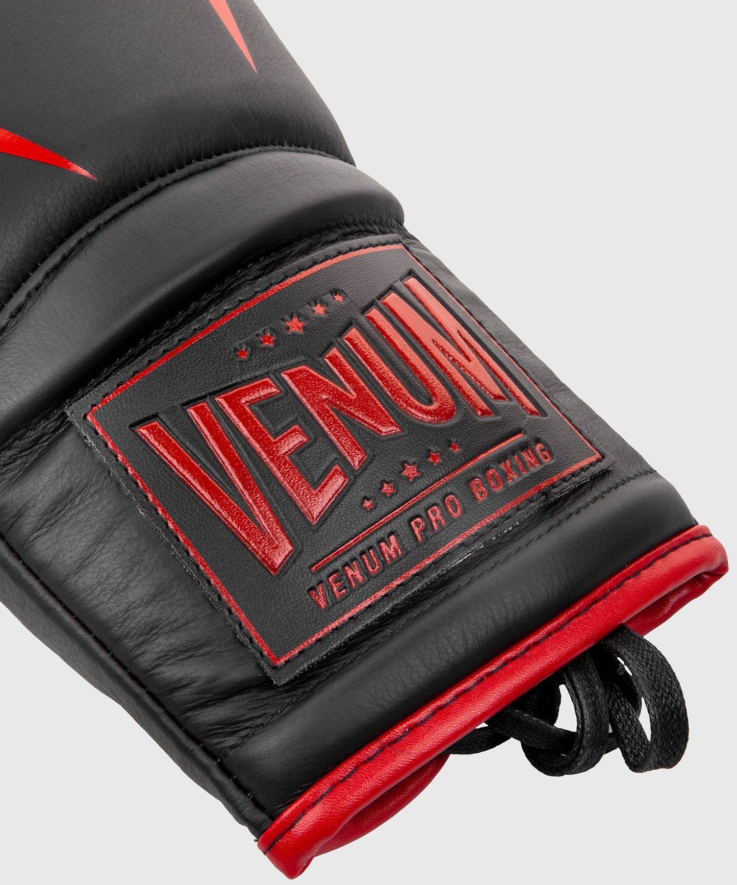 Venum Giant 2.0 Pro Boxing Gloves - With Laces - Black/Red Picture 7