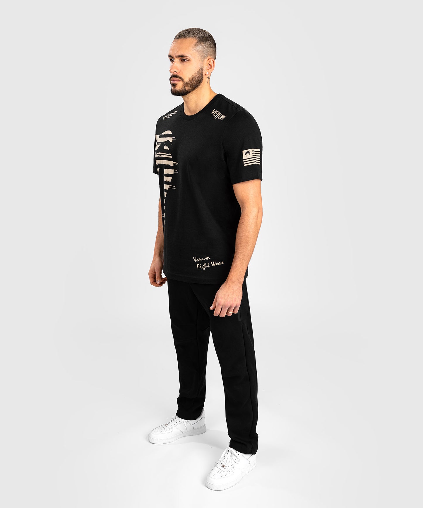 VENUM GIANT USA T-SHIRT - REGULAR FIT - BLACK