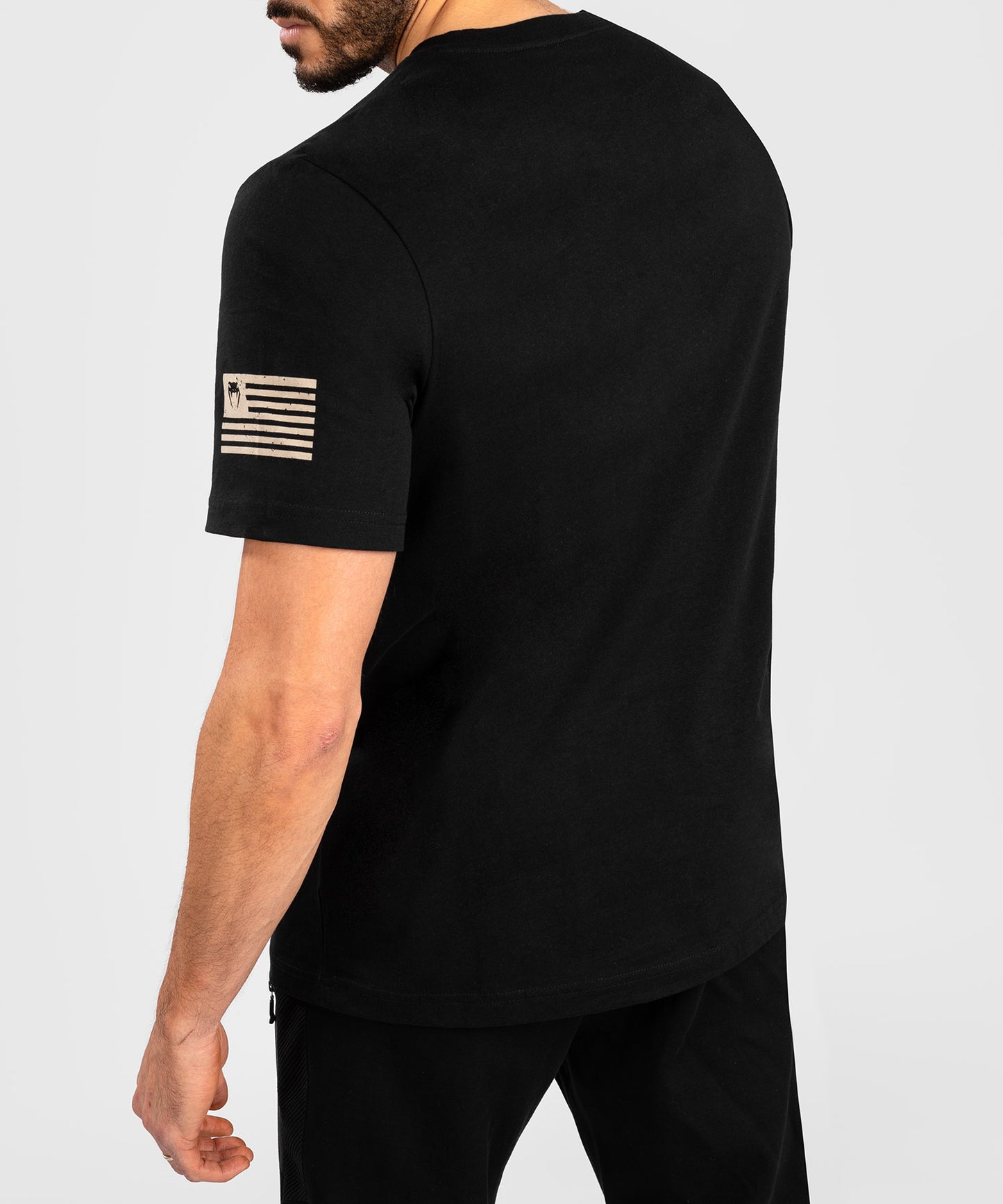 VENUM GIANT USA T-SHIRT - REGULAR FIT - BLACK