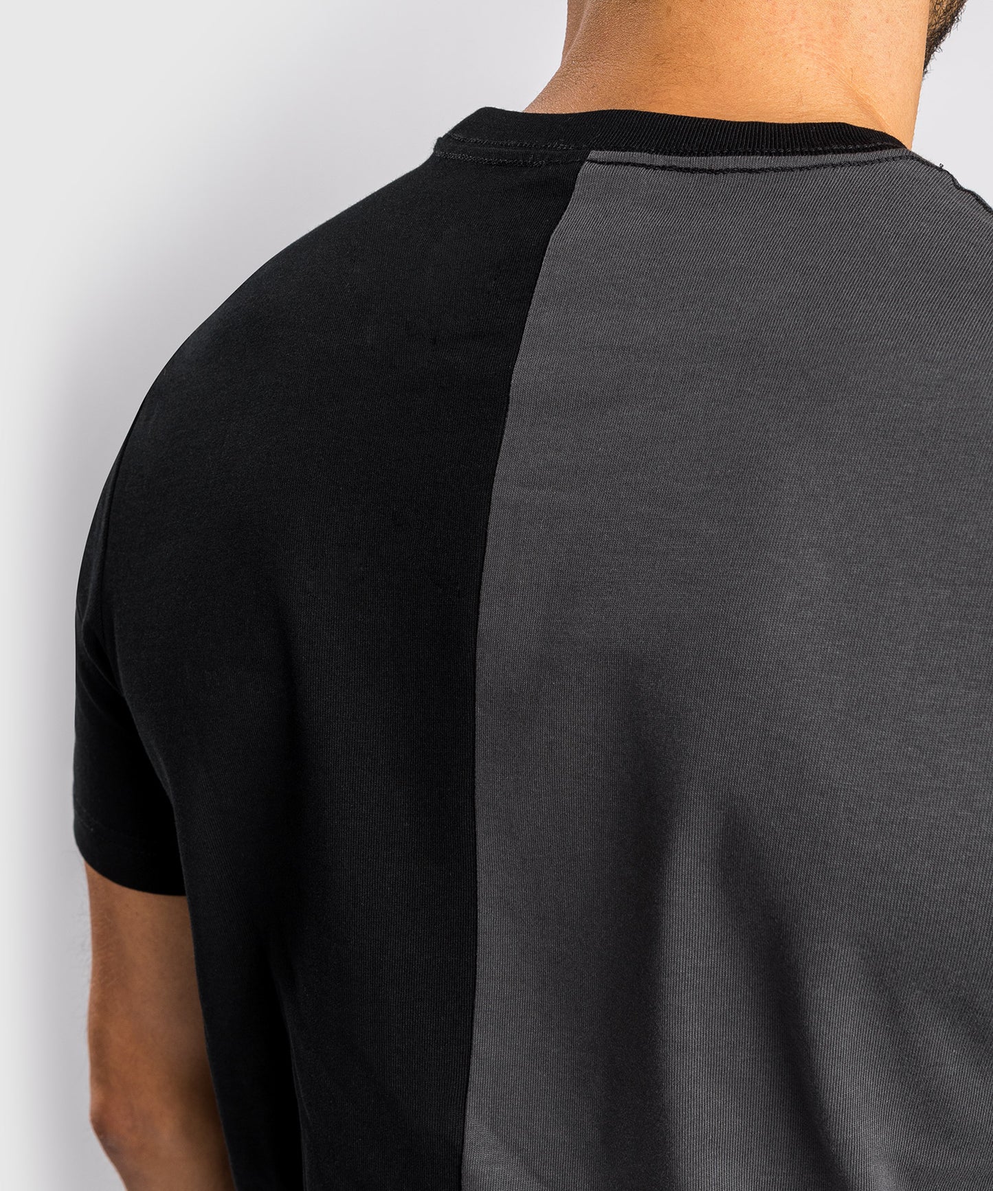 Venum Giant Split T-Shirt - Black/Grey