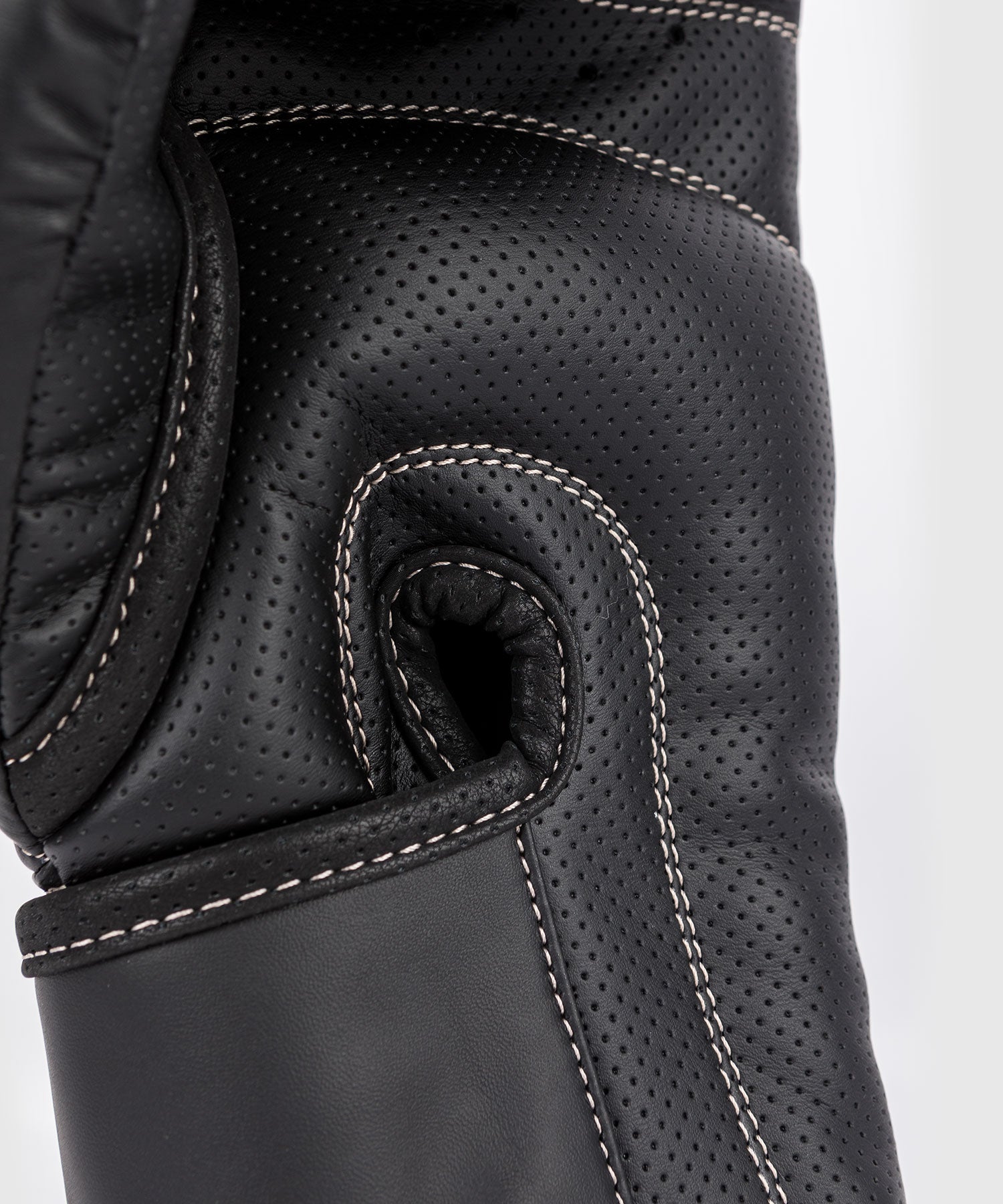 Venum Impact Evo Boxing Gloves - Black - Venum