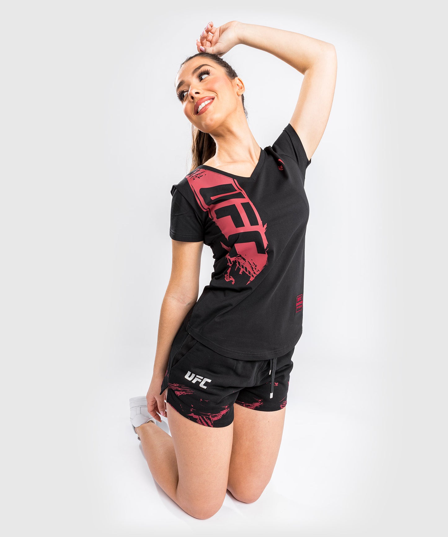 UFC Venum Authentic Fight Week Women’s 2.0 Short Sleeve T-Shirt - Black/Red