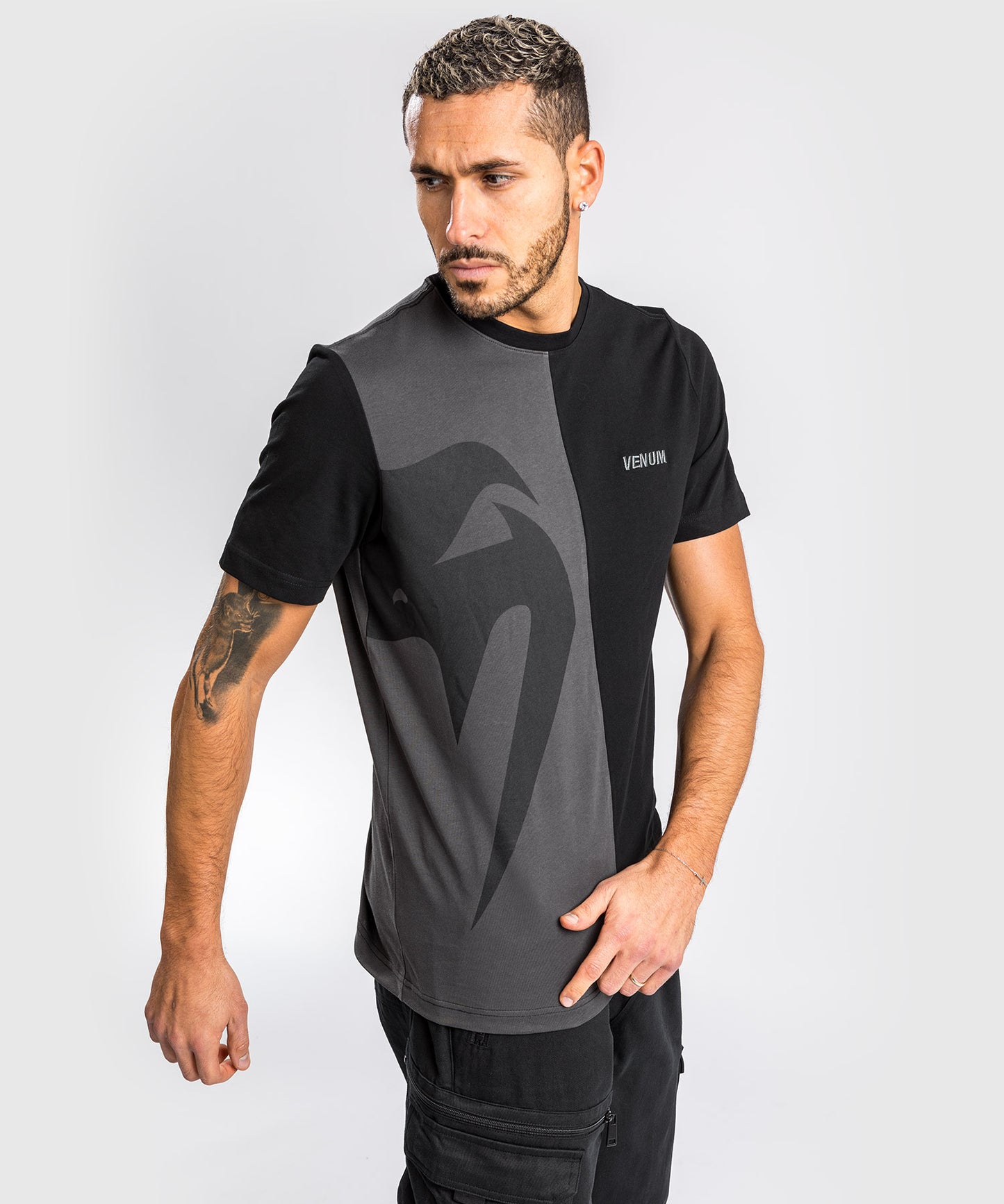 Venum Giant Split T-Shirt - Black/Grey