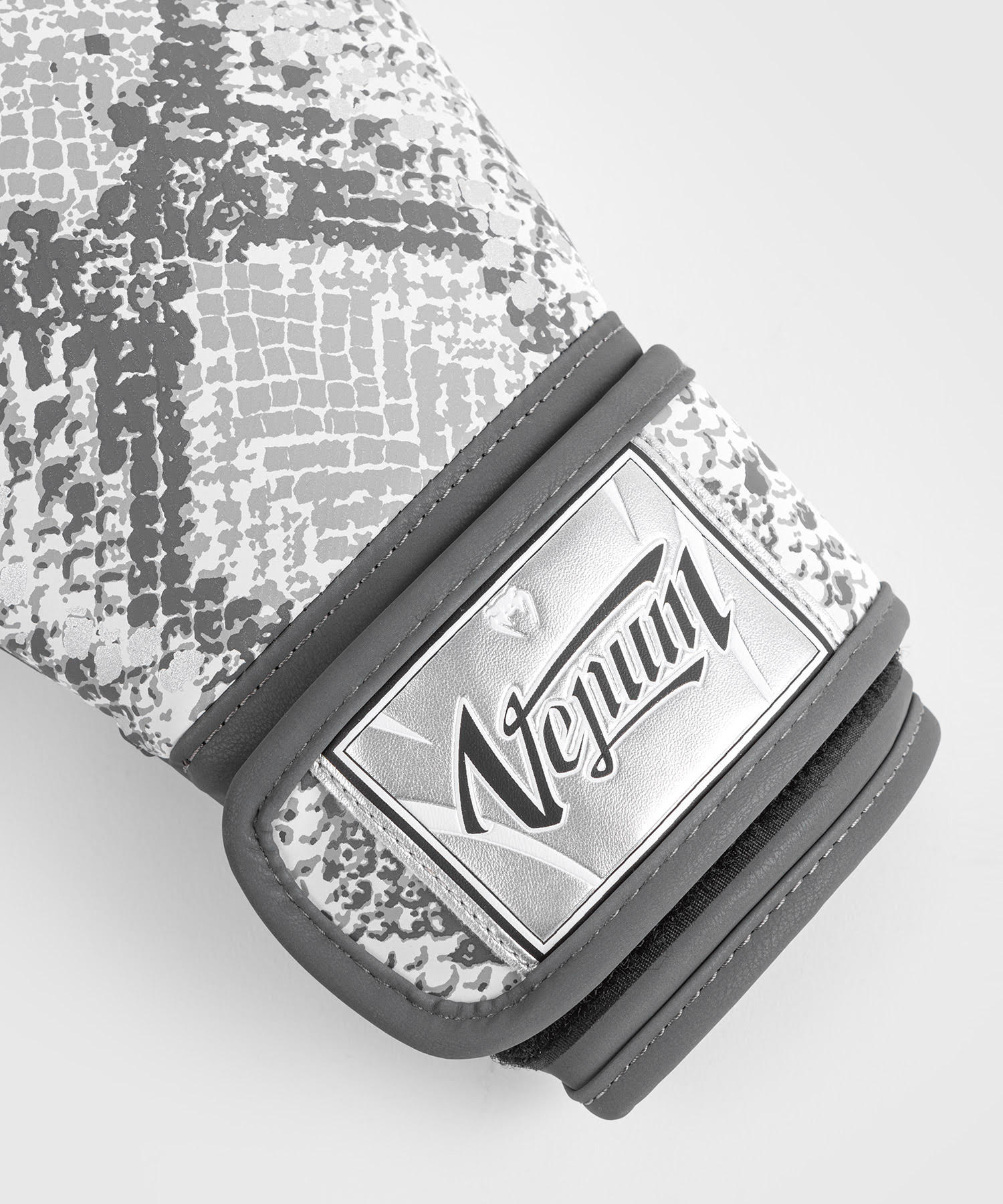 Venum White Snake Boxing Gloves for Women White Venum
